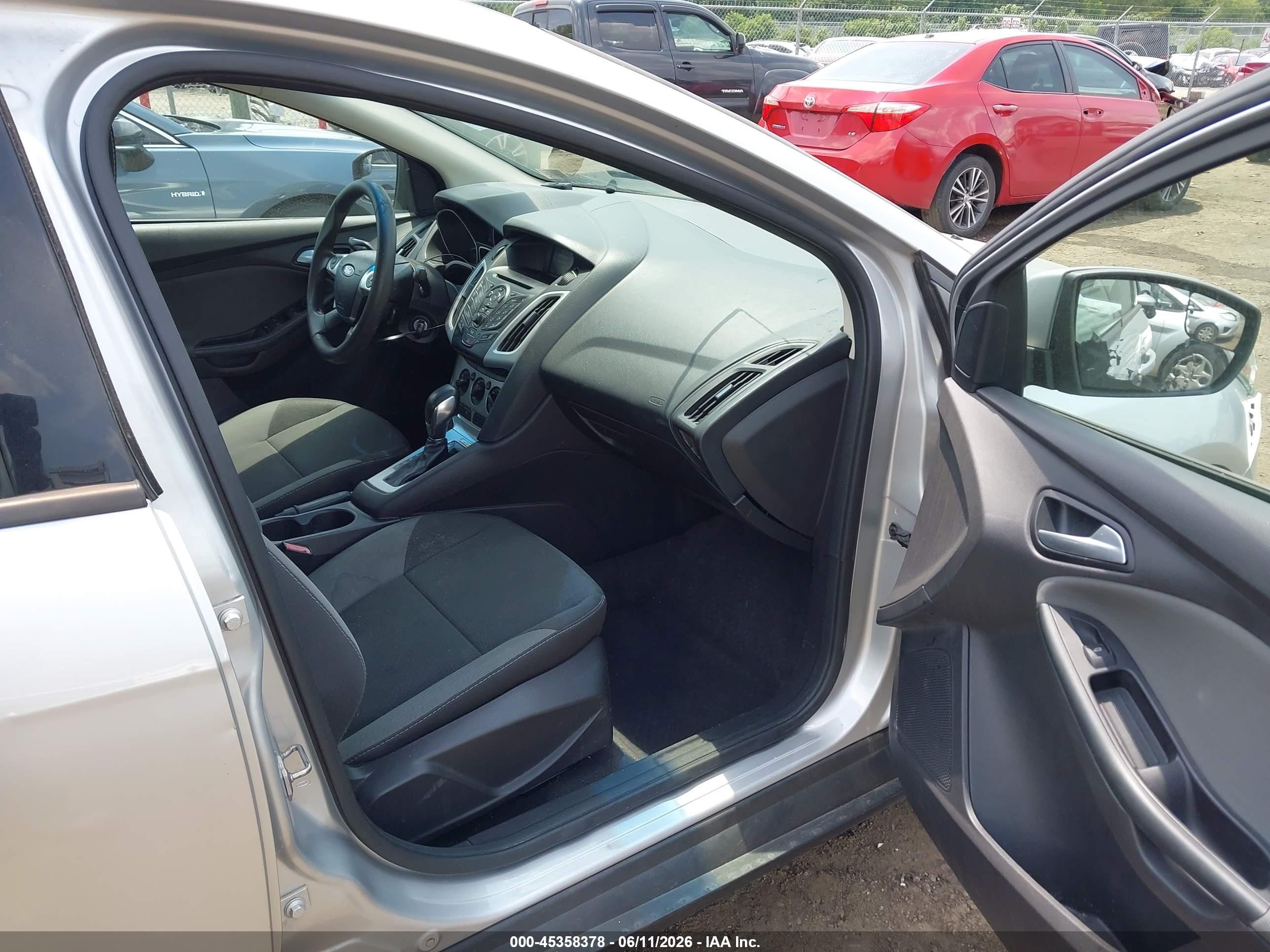 2012 Ford Focus Se Silver vin: 1FAHP3F22CL232763