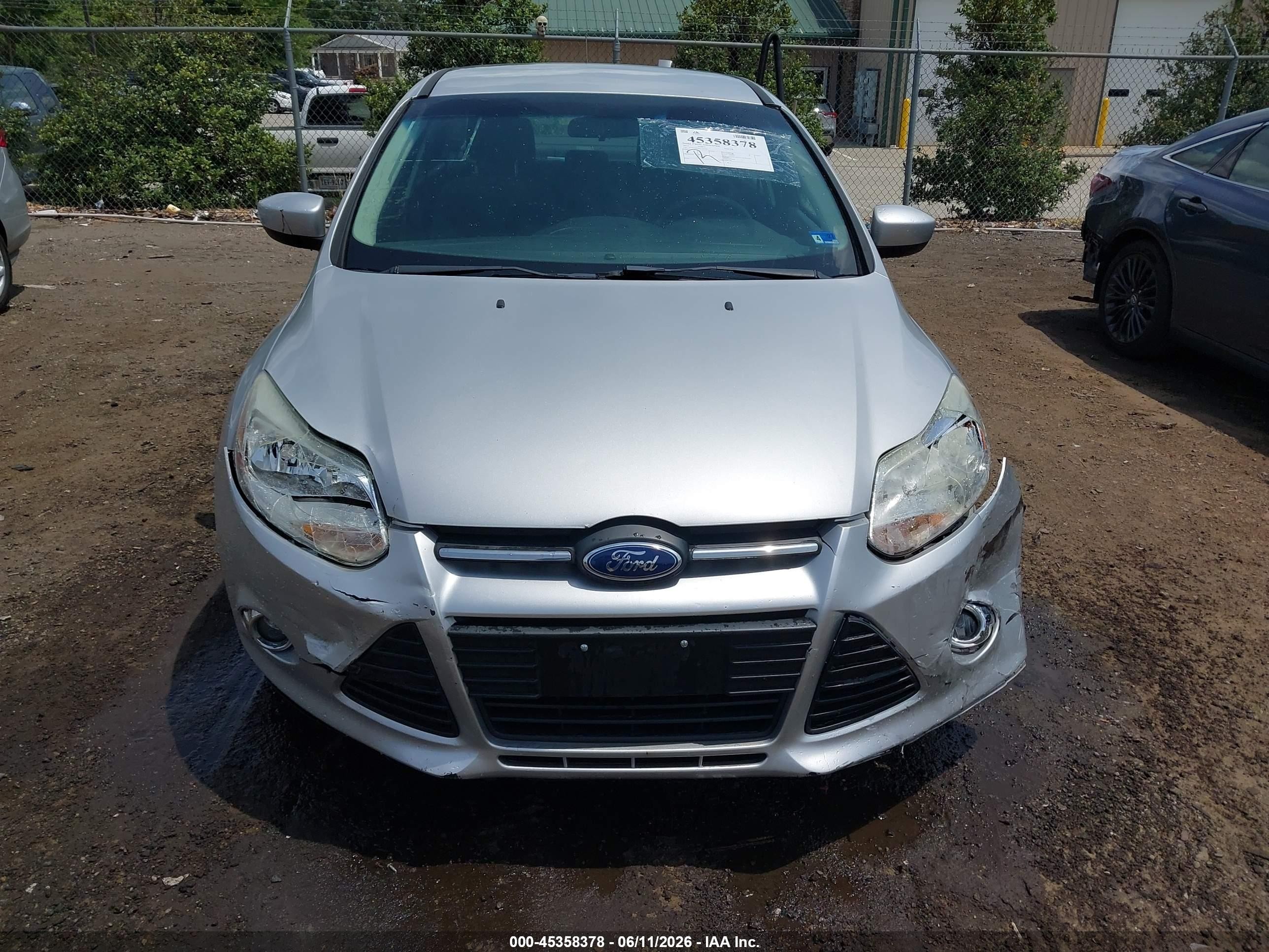 2012 Ford Focus Se Silver vin: 1FAHP3F22CL232763