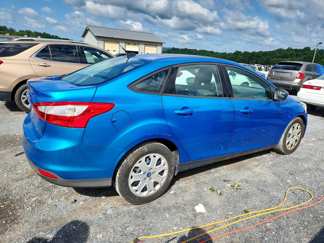 2012 Ford Focus Se Blue vin: 1FAHP3F22CL233220