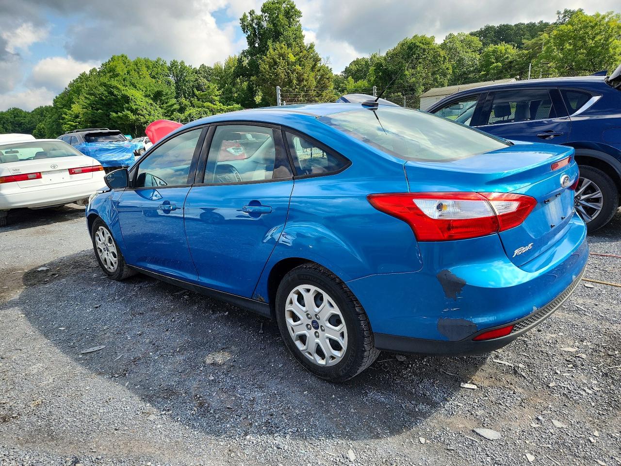 2012 Ford Focus Se Blue vin: 1FAHP3F22CL233220