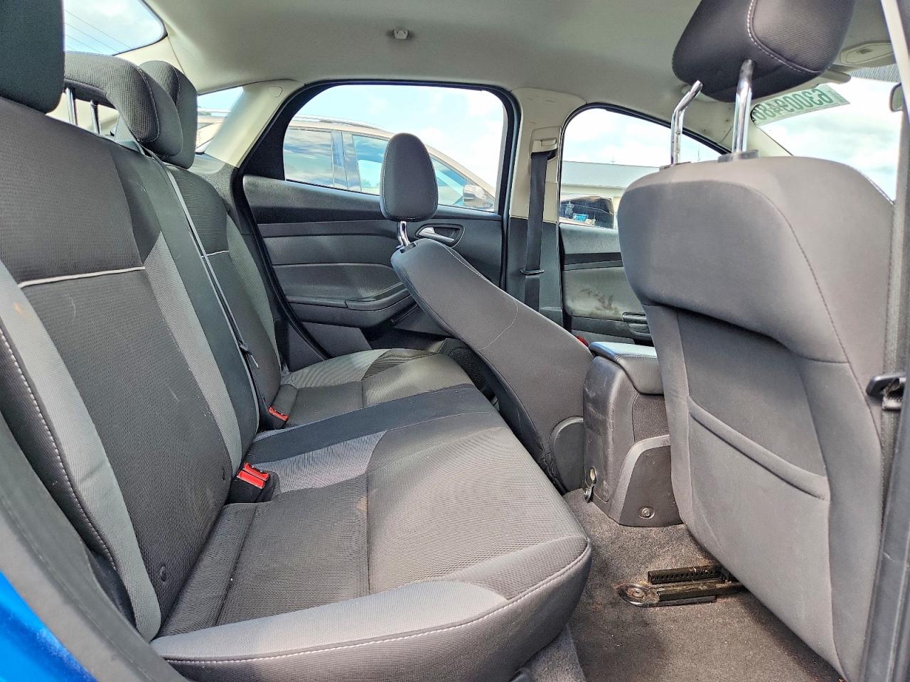 2012 Ford Focus Se Blue vin: 1FAHP3F22CL233220