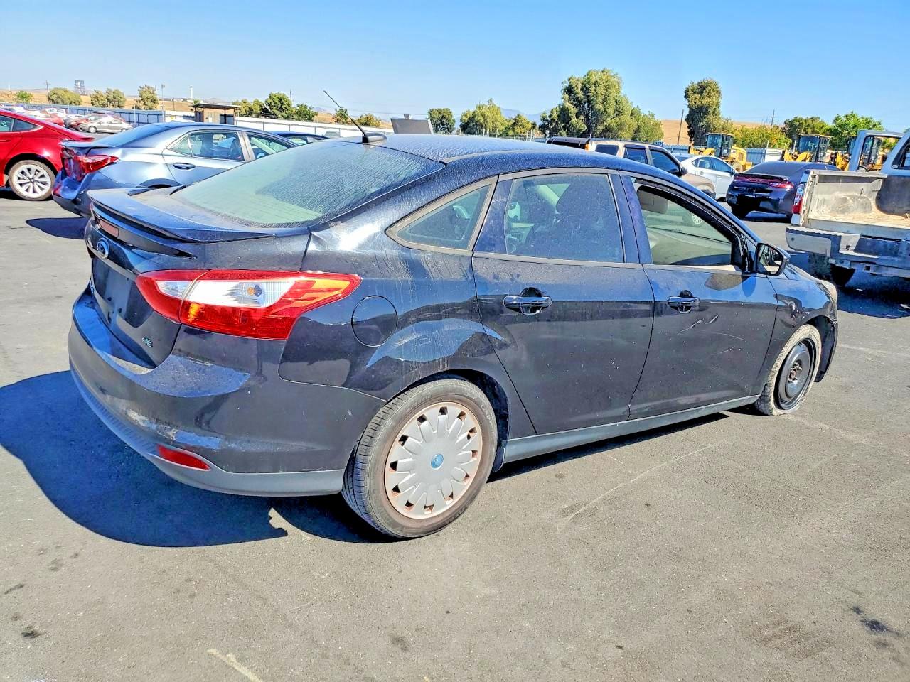 2012 Ford Focus Se Black vin: 1FAHP3F22CL244458