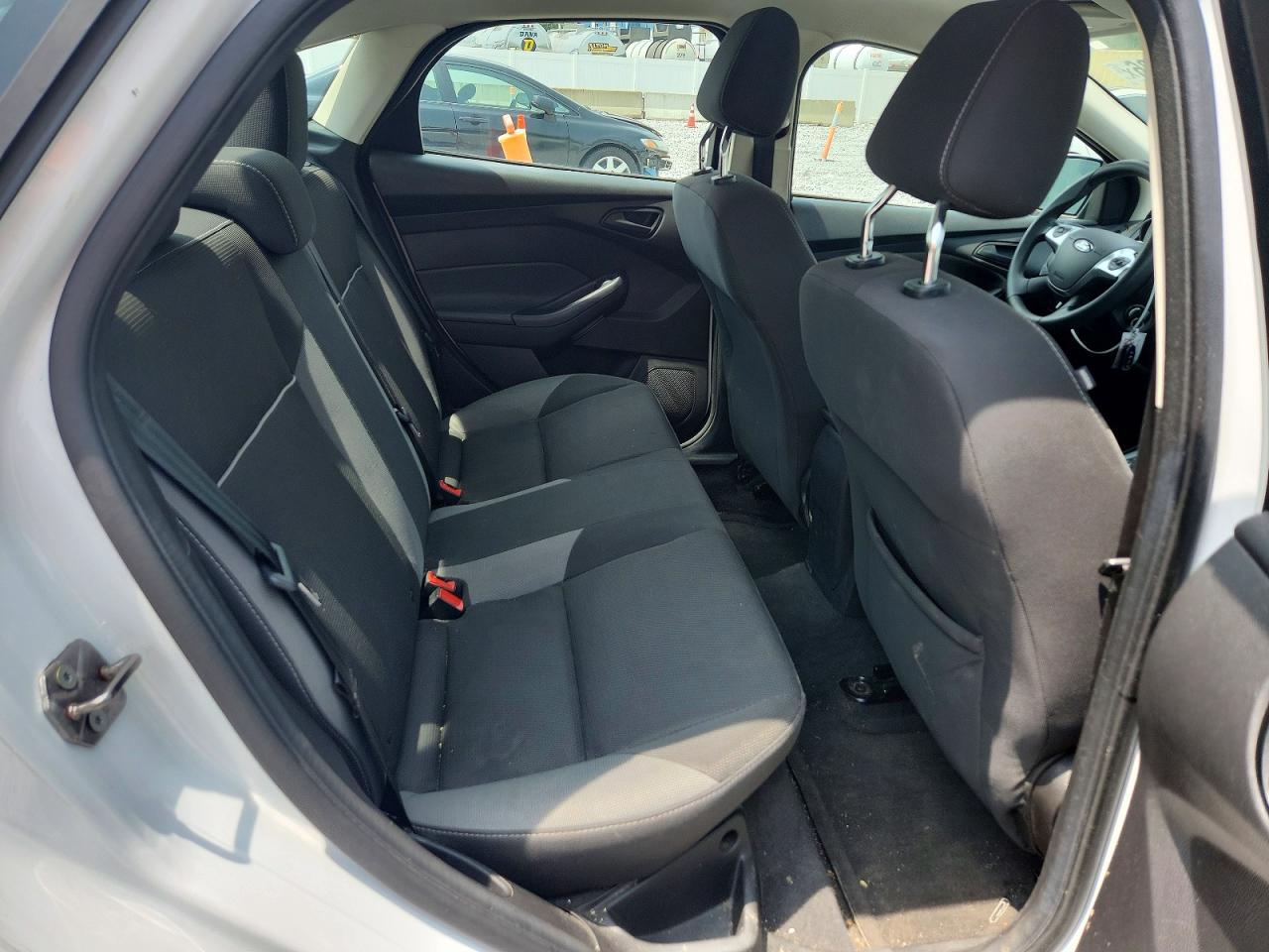 2012 Ford Focus Se White vin: 1FAHP3F22CL343569