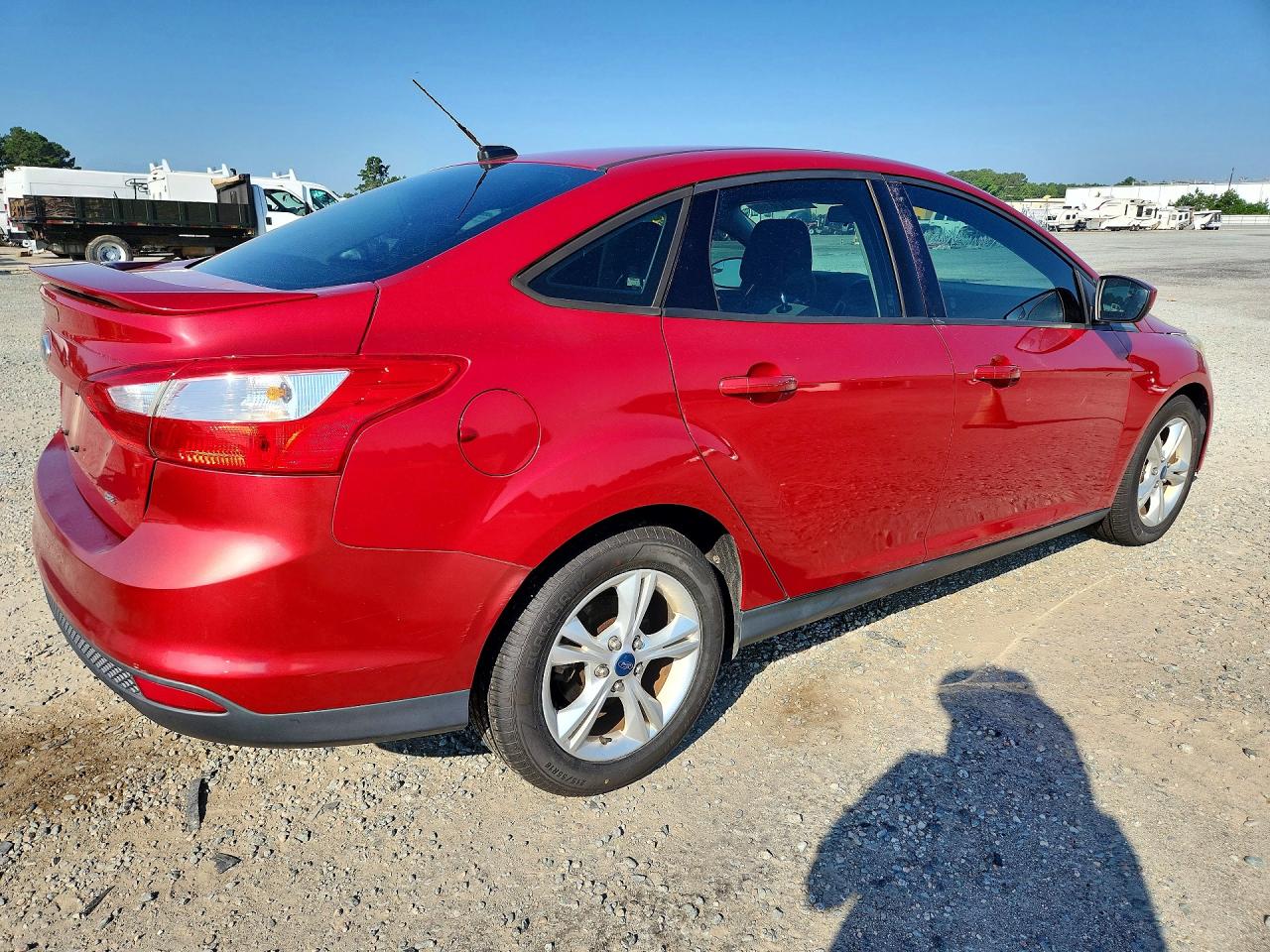 2012 Ford Focus Se Red vin: 1FAHP3F22CL347279