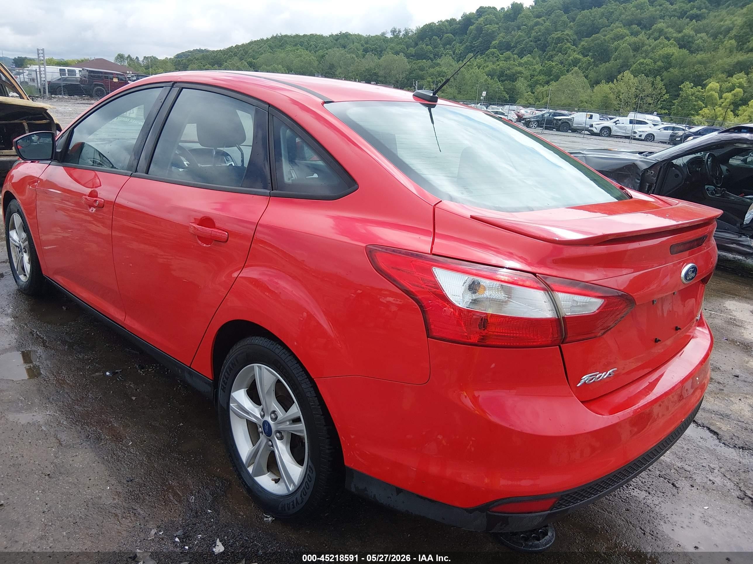 2012 Ford Focus Se Red vin: 1FAHP3F22CL352787