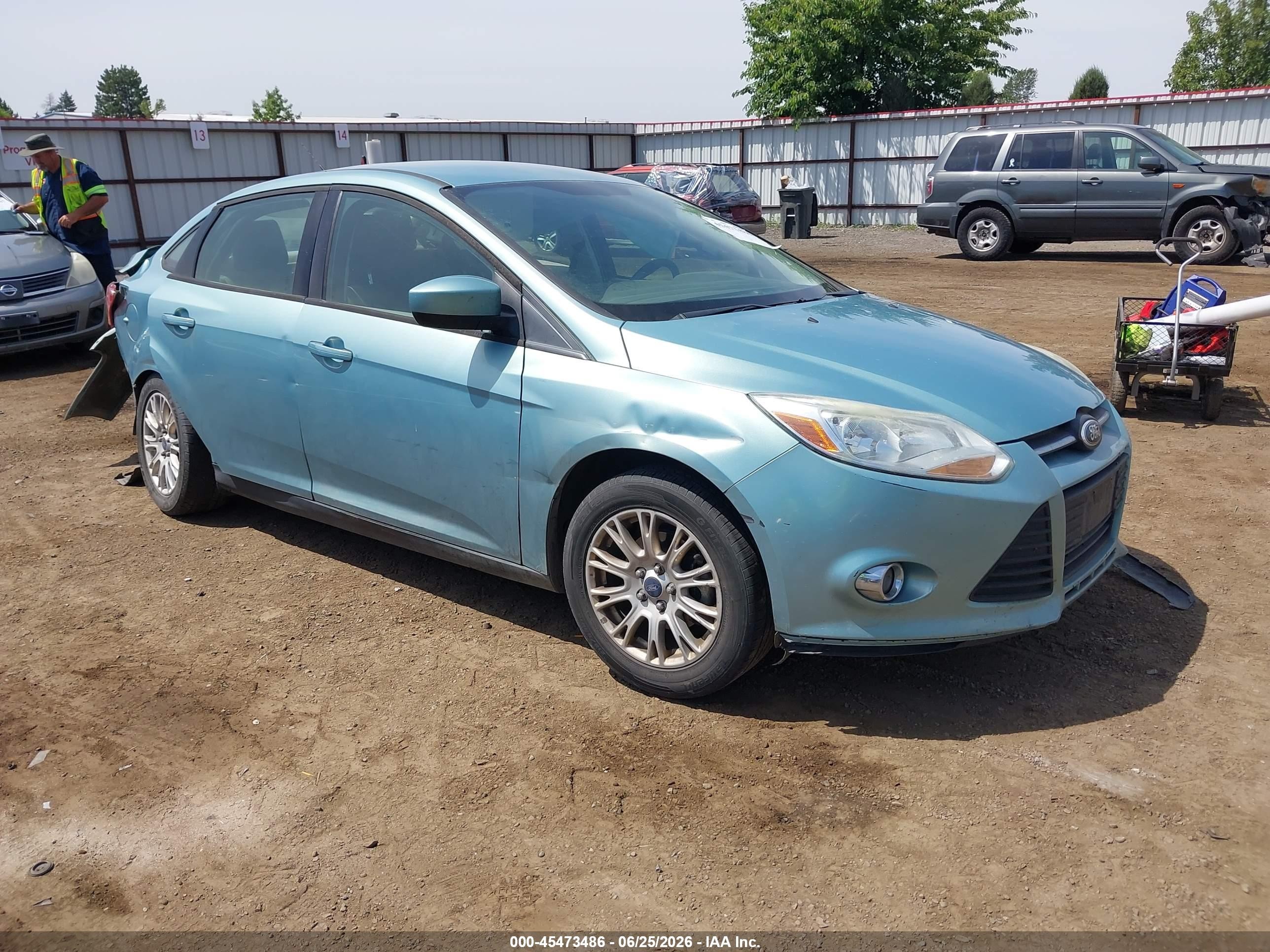 2012 Ford Focus Se Blue vin: 1FAHP3F22CL372909