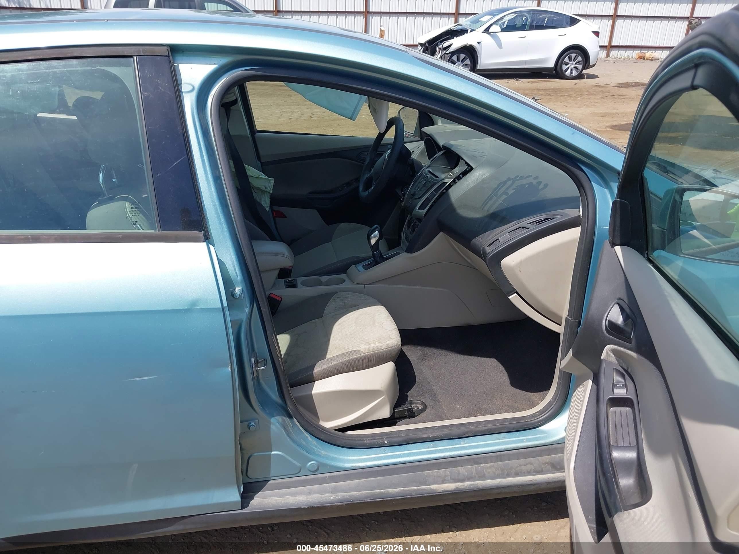 2012 Ford Focus Se Blue vin: 1FAHP3F22CL372909