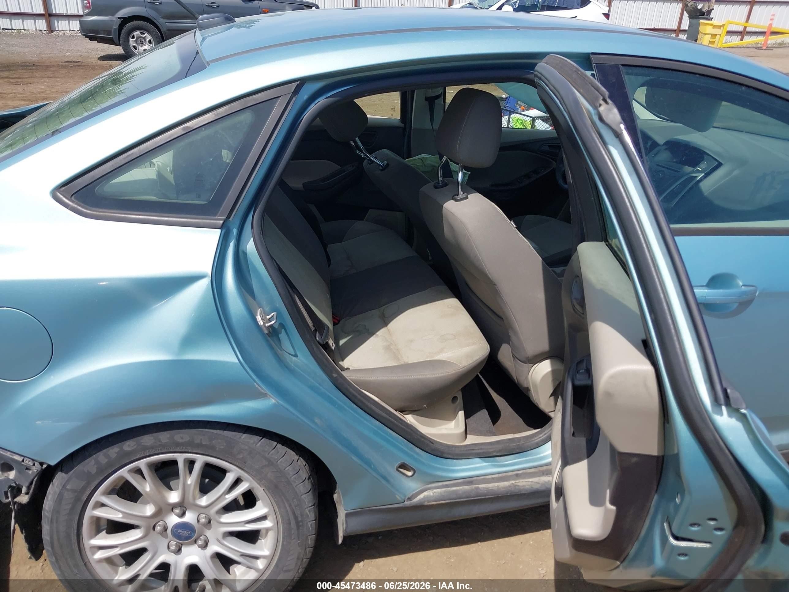 2012 Ford Focus Se Blue vin: 1FAHP3F22CL372909