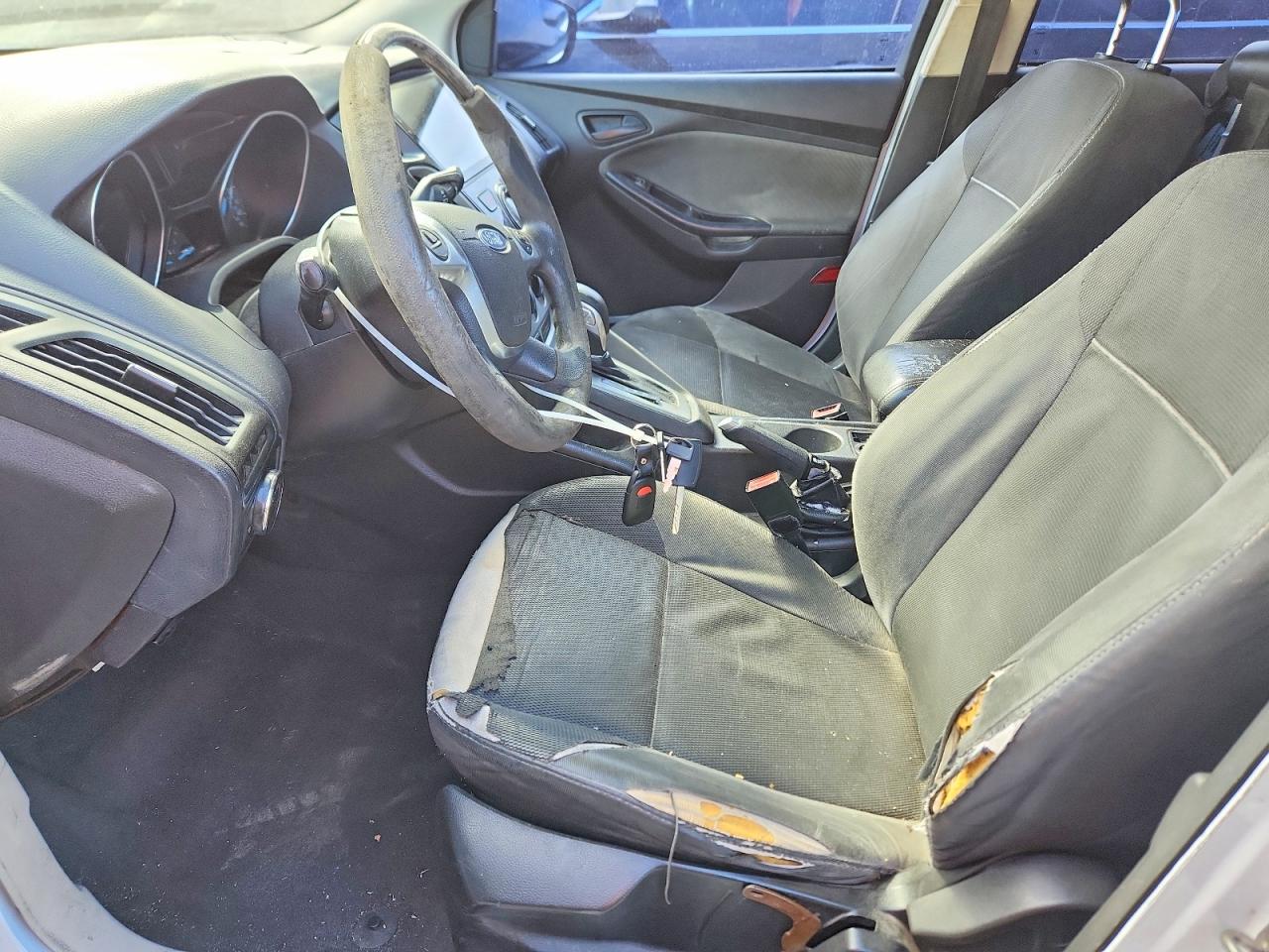 2012 Ford Focus S Белый vin: 1FAHP3F22CL379360