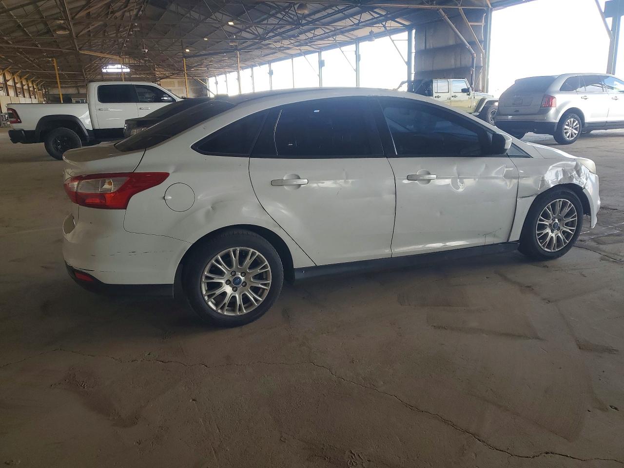 2012 Ford Focus S Белый vin: 1FAHP3F22CL379360