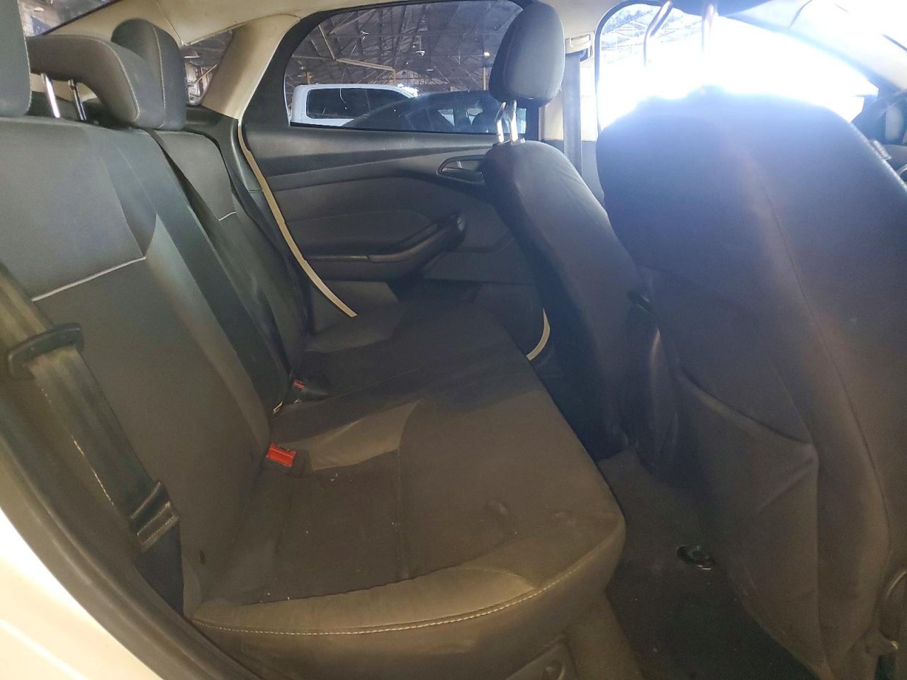 2012 Ford Focus S Белый vin: 1FAHP3F22CL379360