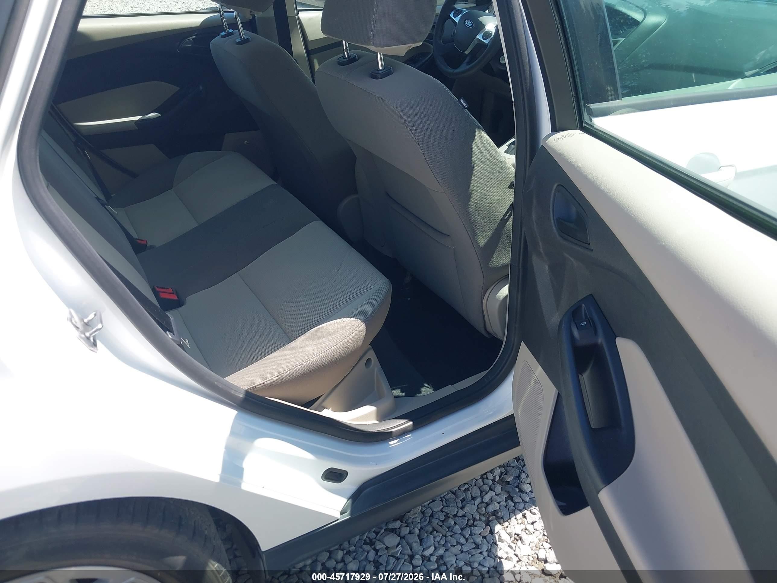2012 Ford Focus Se White vin: 1FAHP3F22CL424409
