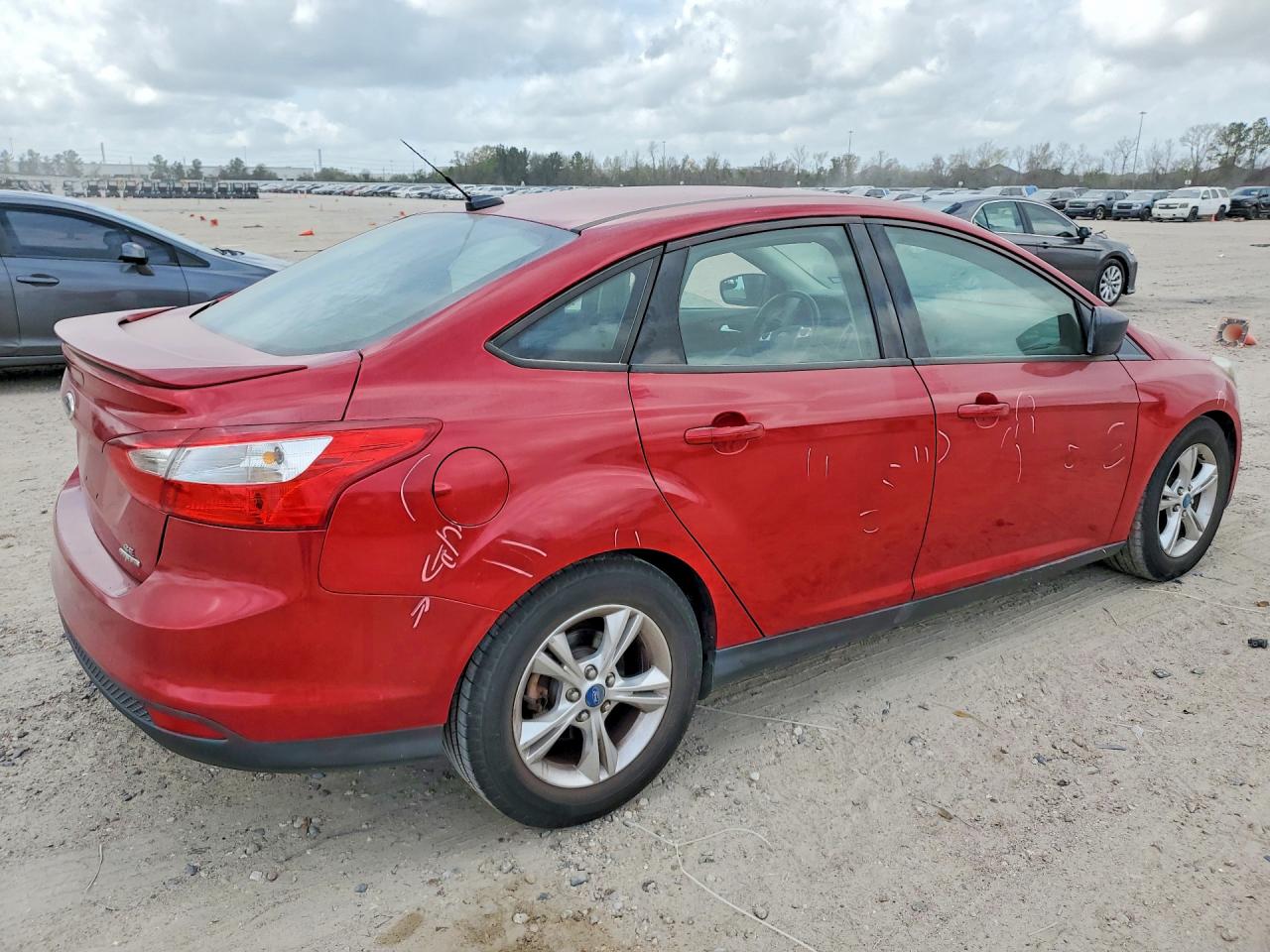 2012 Ford Focus Se Красный vin: 1FAHP3F22CL449584