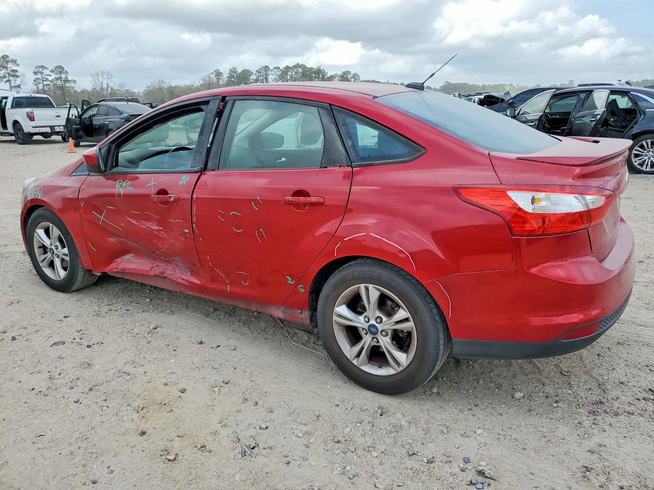 2012 Ford Focus Se Красный vin: 1FAHP3F22CL449584