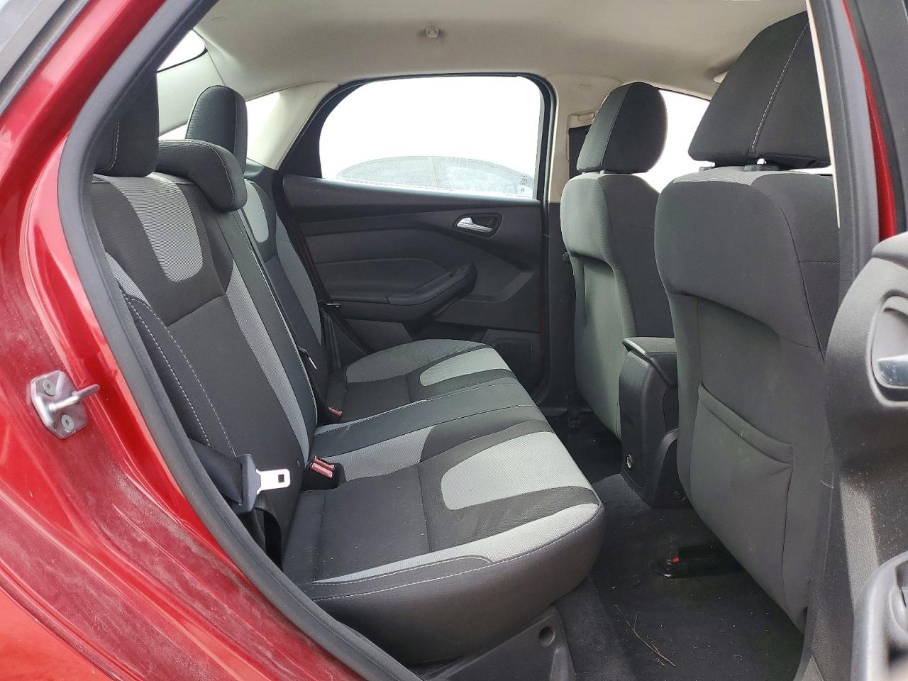 2012 Ford Focus Se Красный vin: 1FAHP3F22CL449584