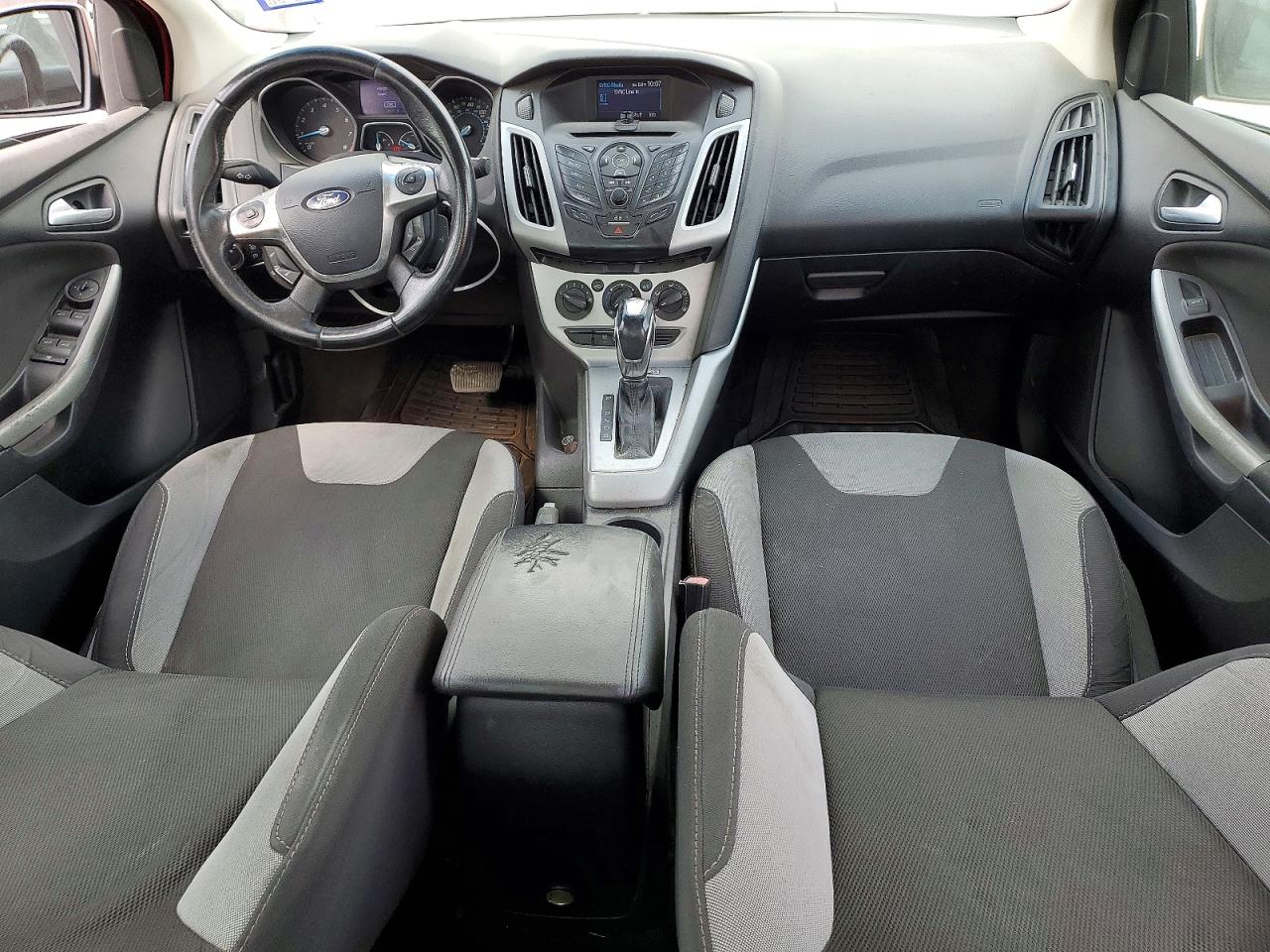 2012 Ford Focus Se Красный vin: 1FAHP3F22CL449584