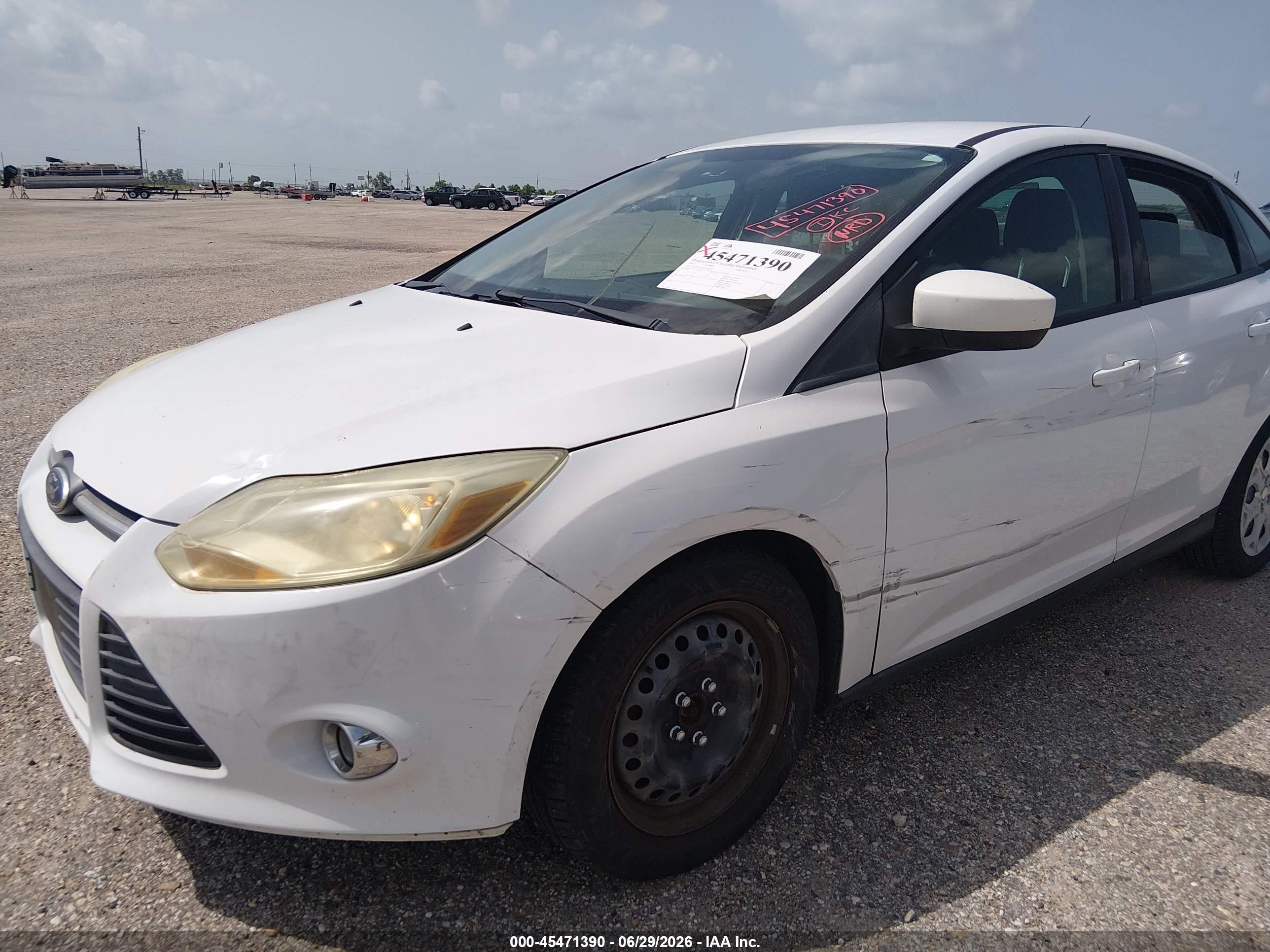2012 Ford Focus Se Белый vin: 1FAHP3F23CL186506
