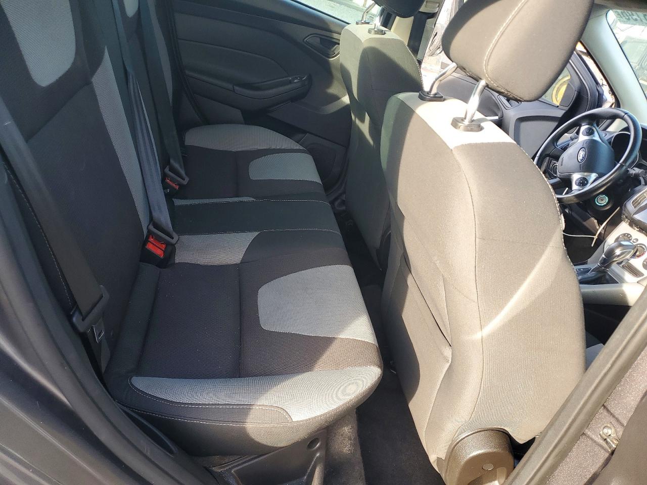 2012 Ford Focus Se Серый vin: 1FAHP3F23CL204924