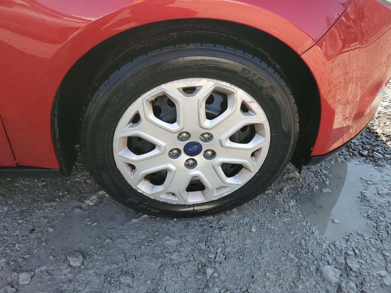 2012 Ford Focus Se Red vin: 1FAHP3F23CL380906 Damage: Right Front Wheel, Curb Rash, 9 To 10 Inches
