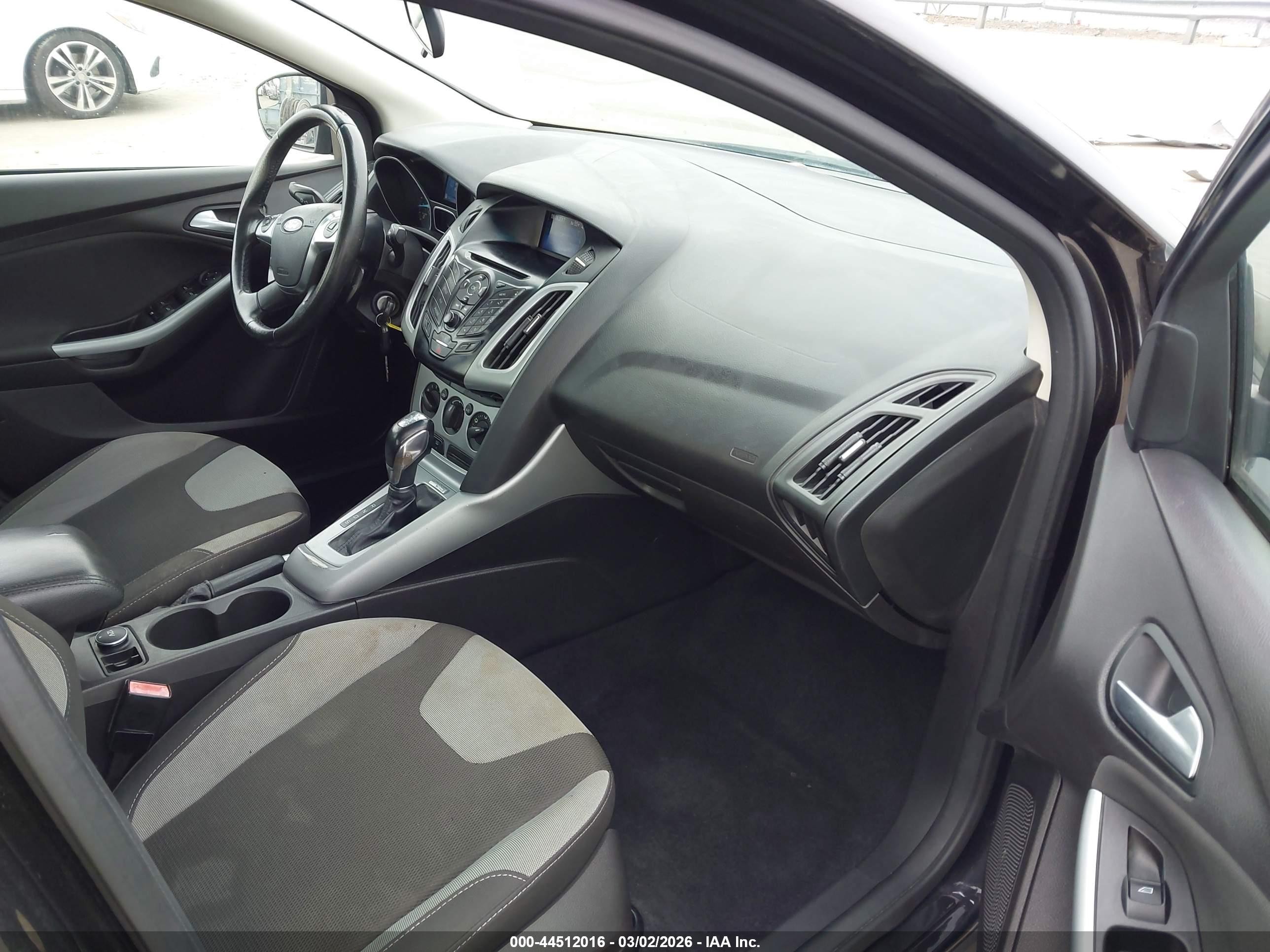 2012 Ford Focus Se Черный vin: 1FAHP3F23CL391176