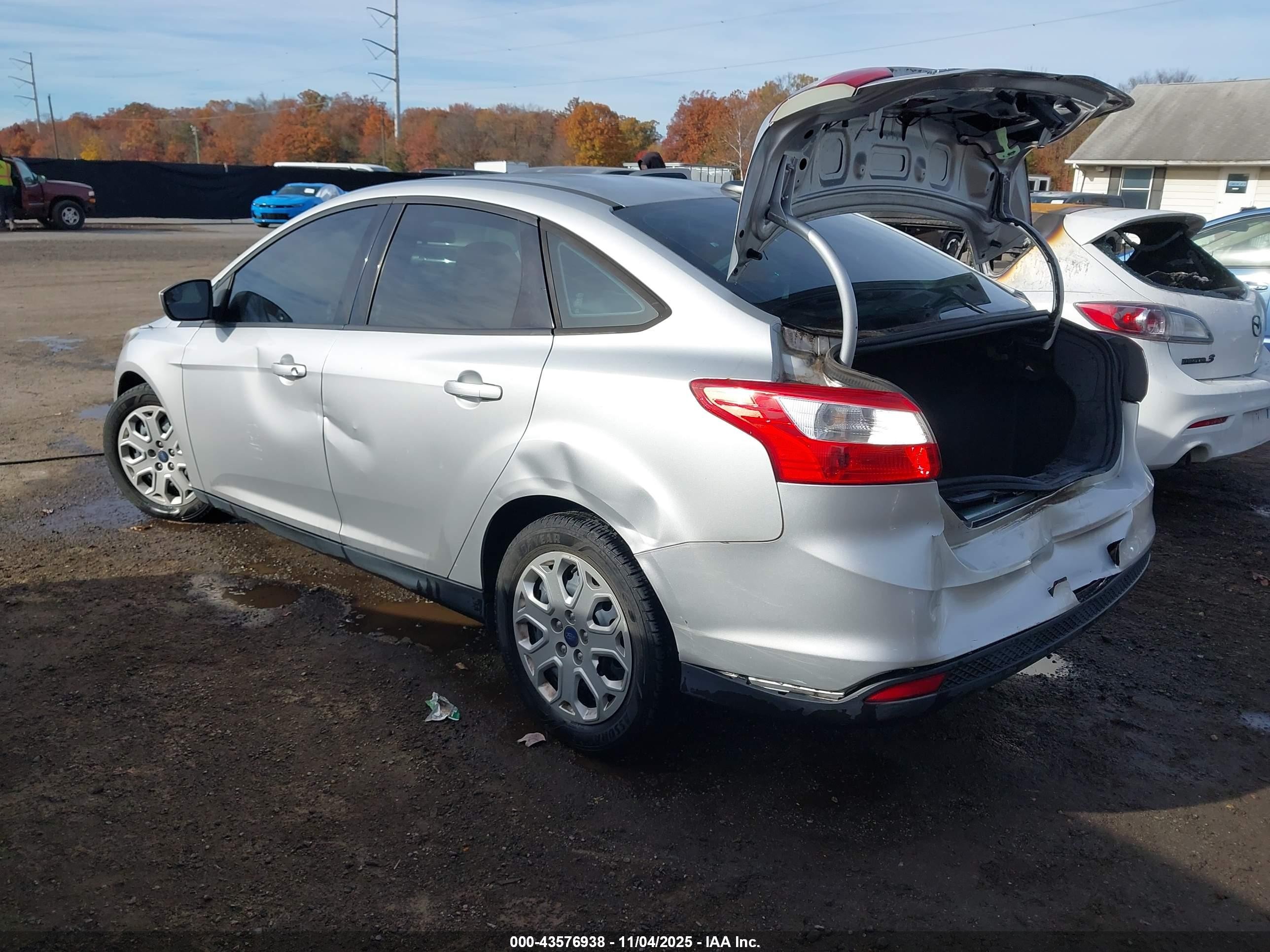 2012 Ford Focus Se Серебряный vin: 1FAHP3F23CL427321