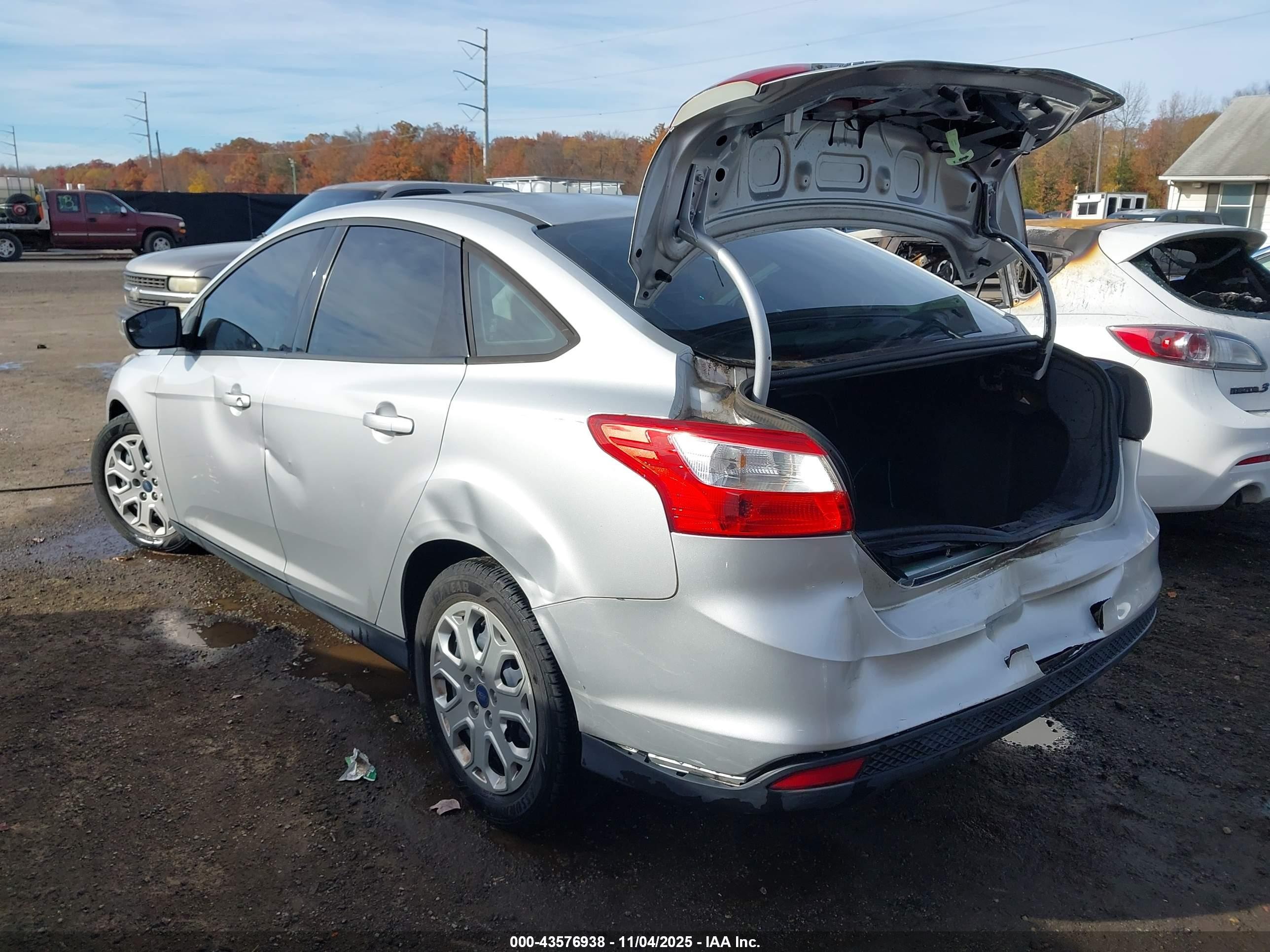2012 Ford Focus Se Серебряный vin: 1FAHP3F23CL427321