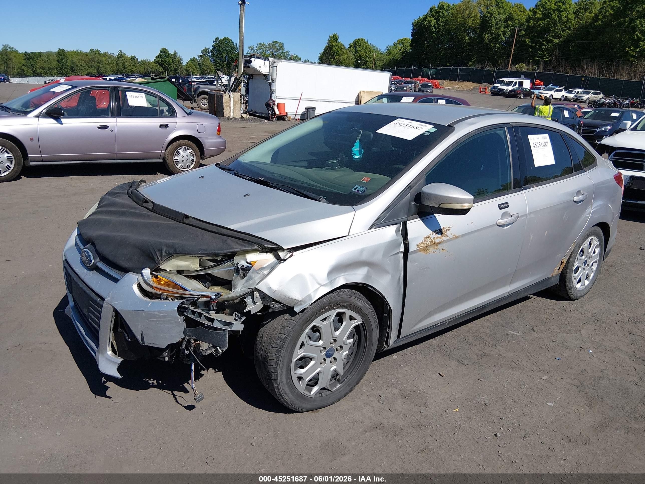 2012 Ford Focus Se Silver vin: 1FAHP3F23CL434107