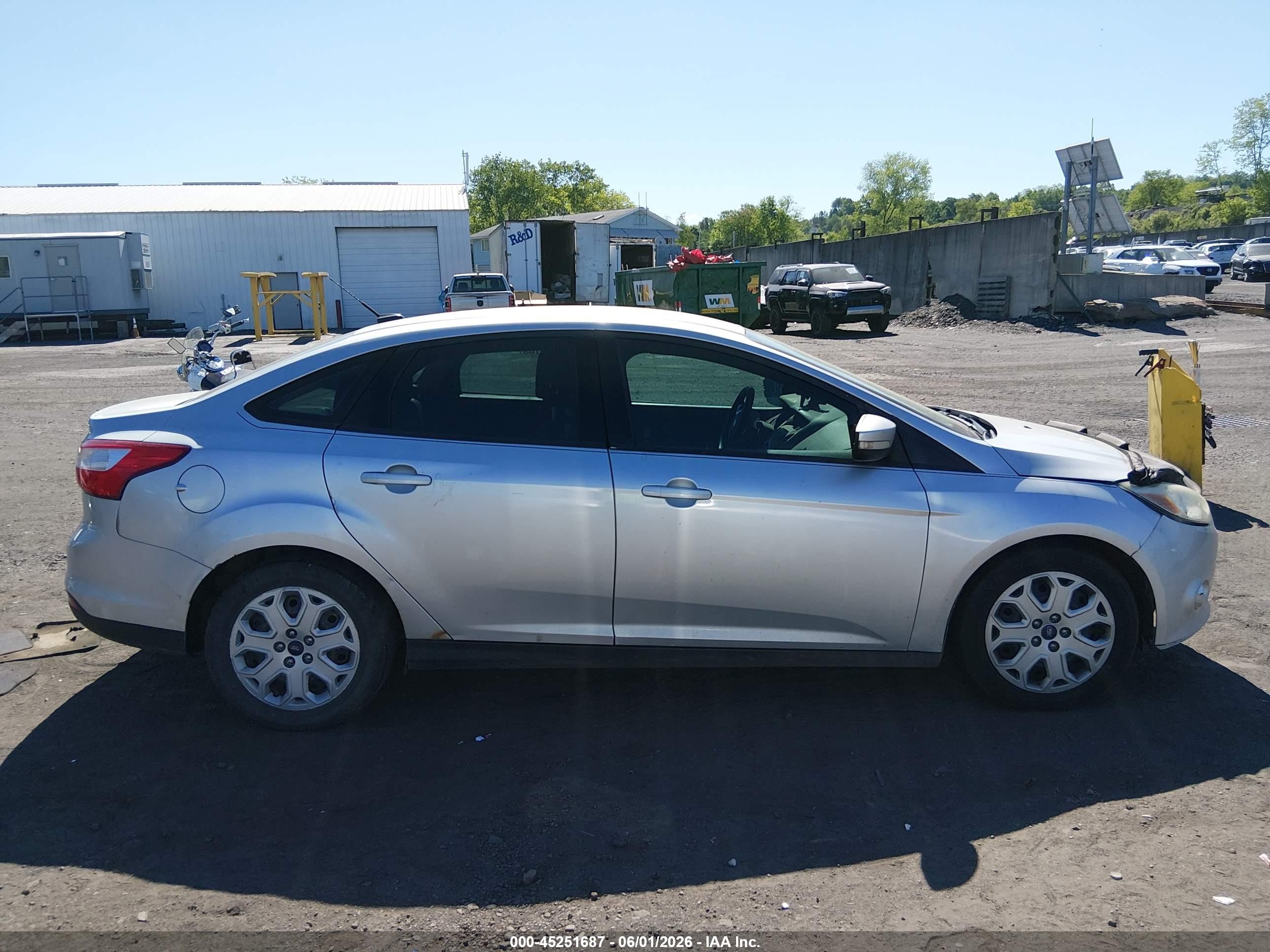 2012 Ford Focus Se Silver vin: 1FAHP3F23CL434107