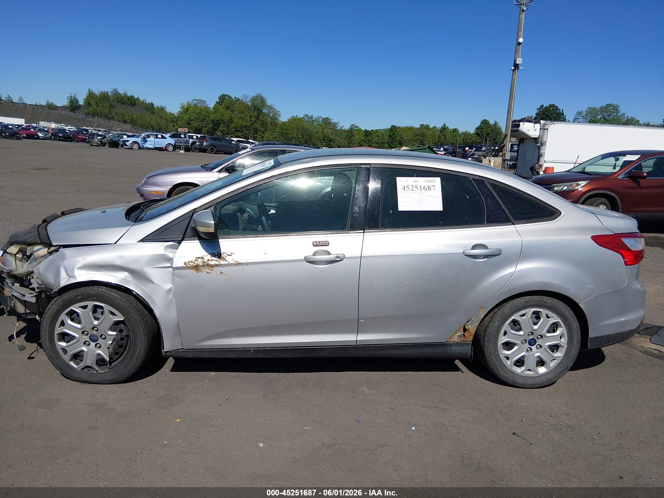 2012 Ford Focus Se Silver vin: 1FAHP3F23CL434107