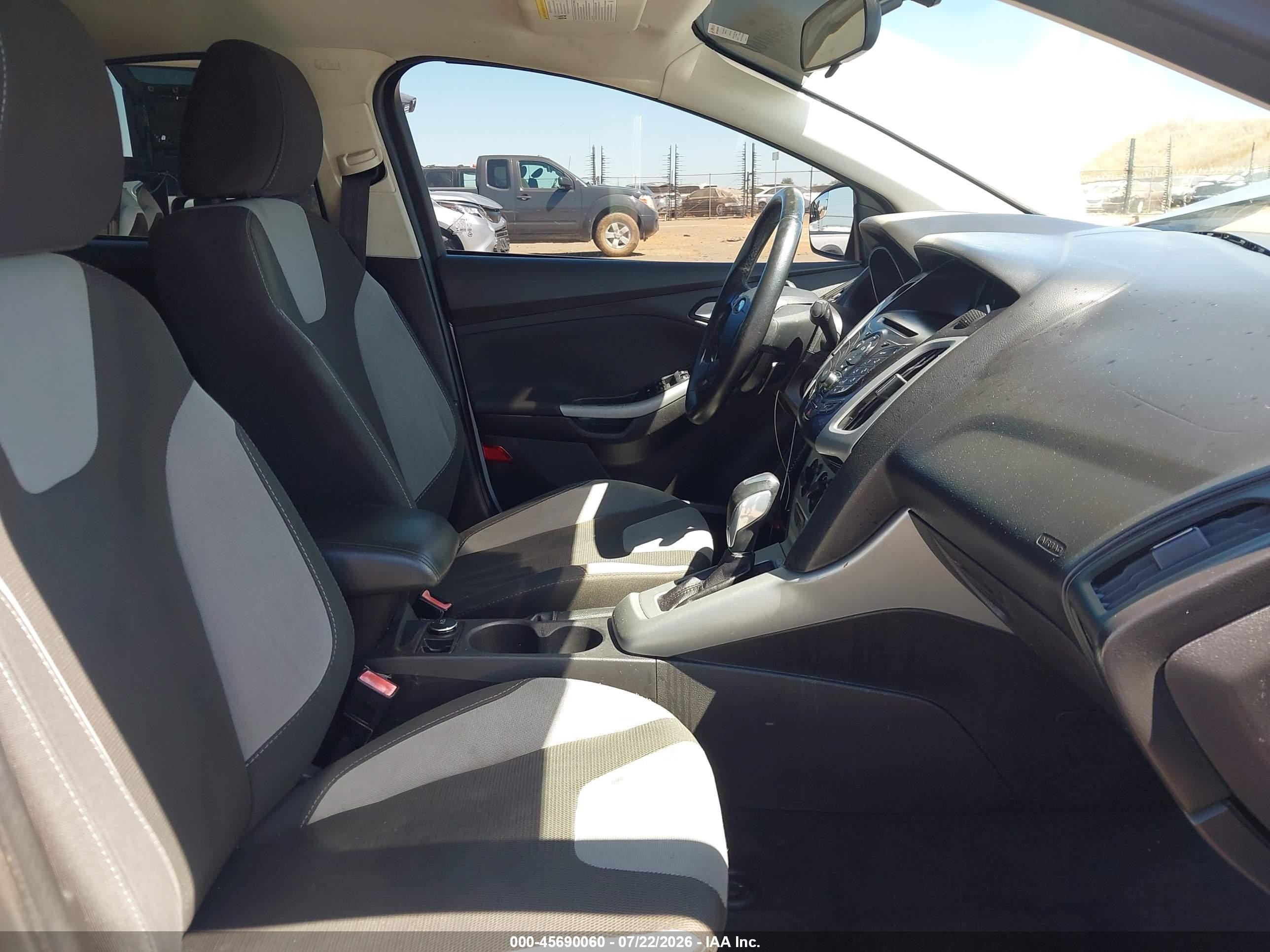 2012 Ford Focus Se Серебряный vin: 1FAHP3F23CL452848
