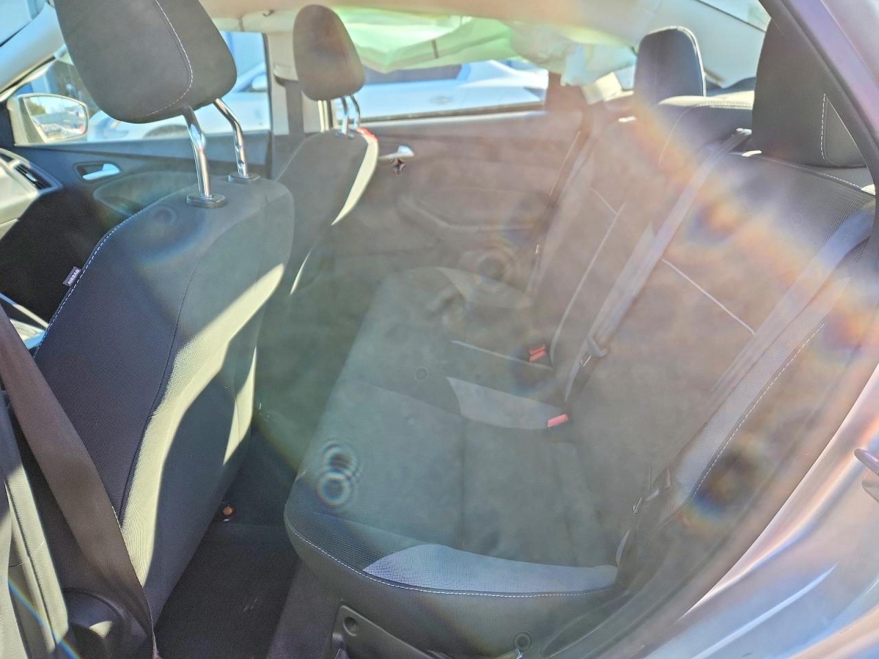 2012 Ford Focus Se Silver vin: 1FAHP3F24CL213082