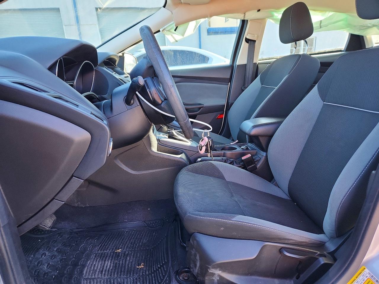 2012 Ford Focus Se Silver vin: 1FAHP3F24CL213082