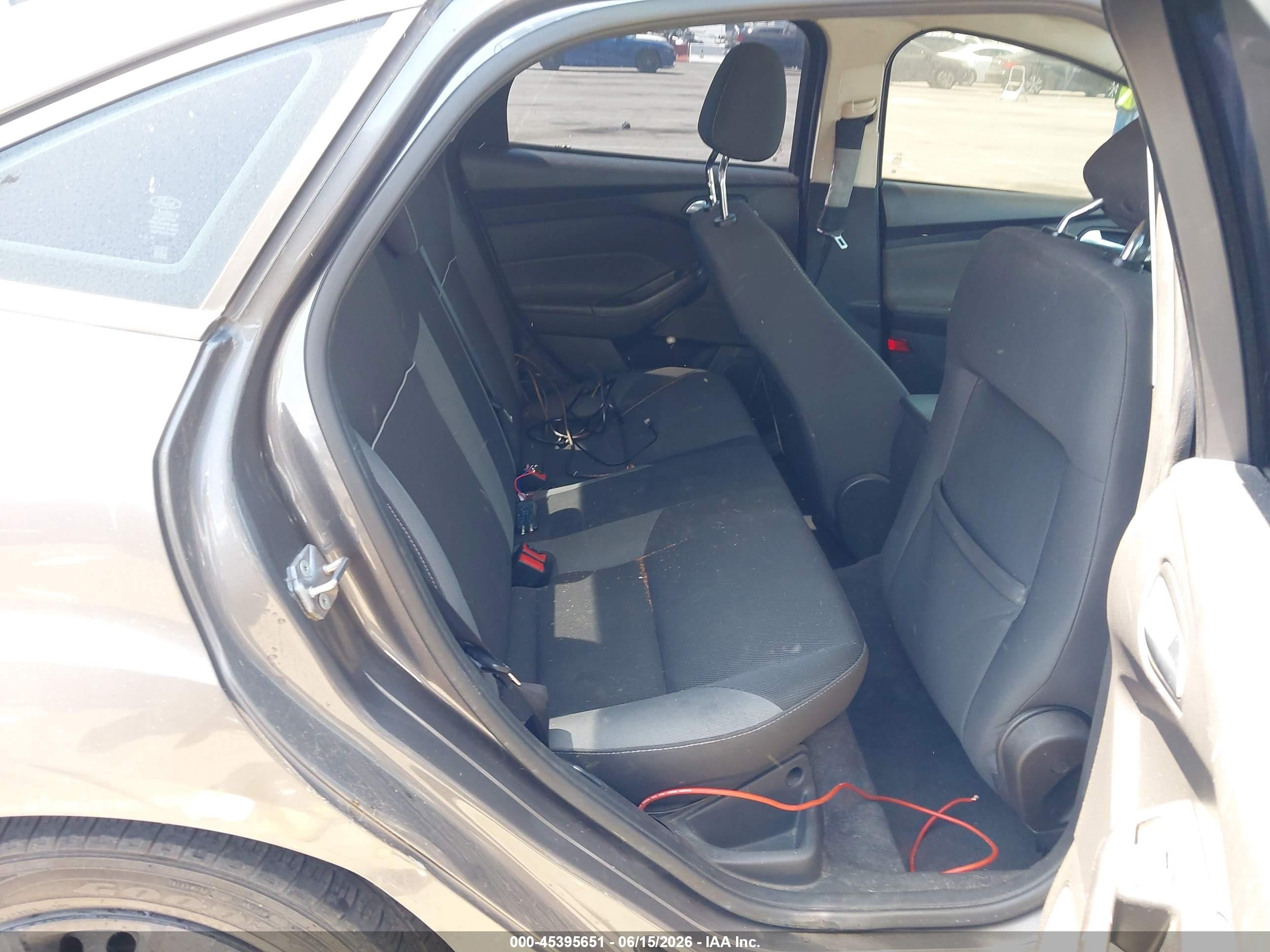 2012 Ford Focus Se Gray vin: 1FAHP3F24CL262671