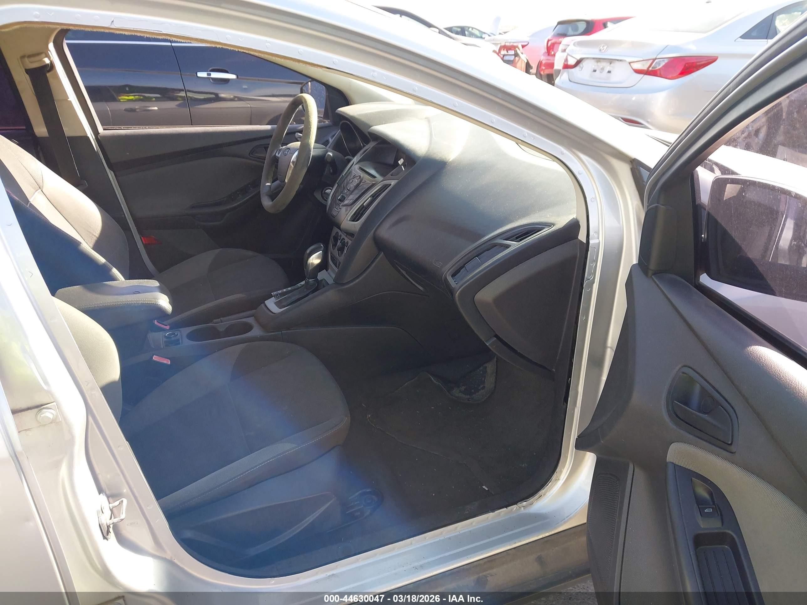 2012 Ford Focus Se Silver vin: 1FAHP3F24CL302814