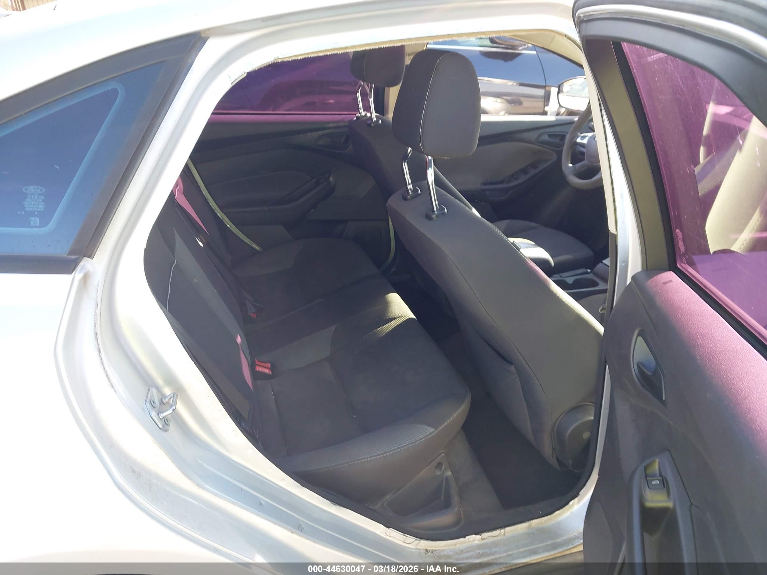 2012 Ford Focus Se Silver vin: 1FAHP3F24CL302814