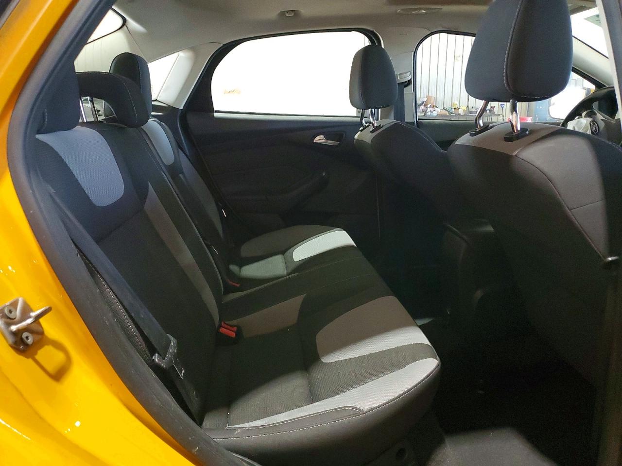 2012 Ford Focus Se Gold vin: 1FAHP3F24CL310475