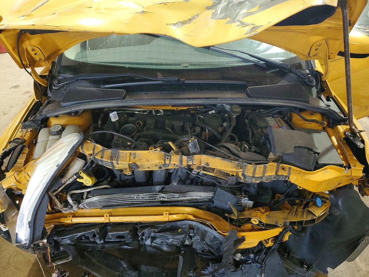 2012 Ford Focus Se Gold vin: 1FAHP3F24CL310475