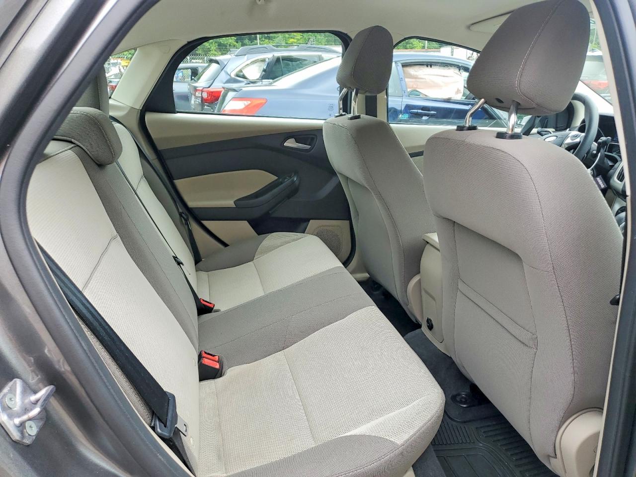 2012 Ford Focus Se Gray vin: 1FAHP3F24CL327339