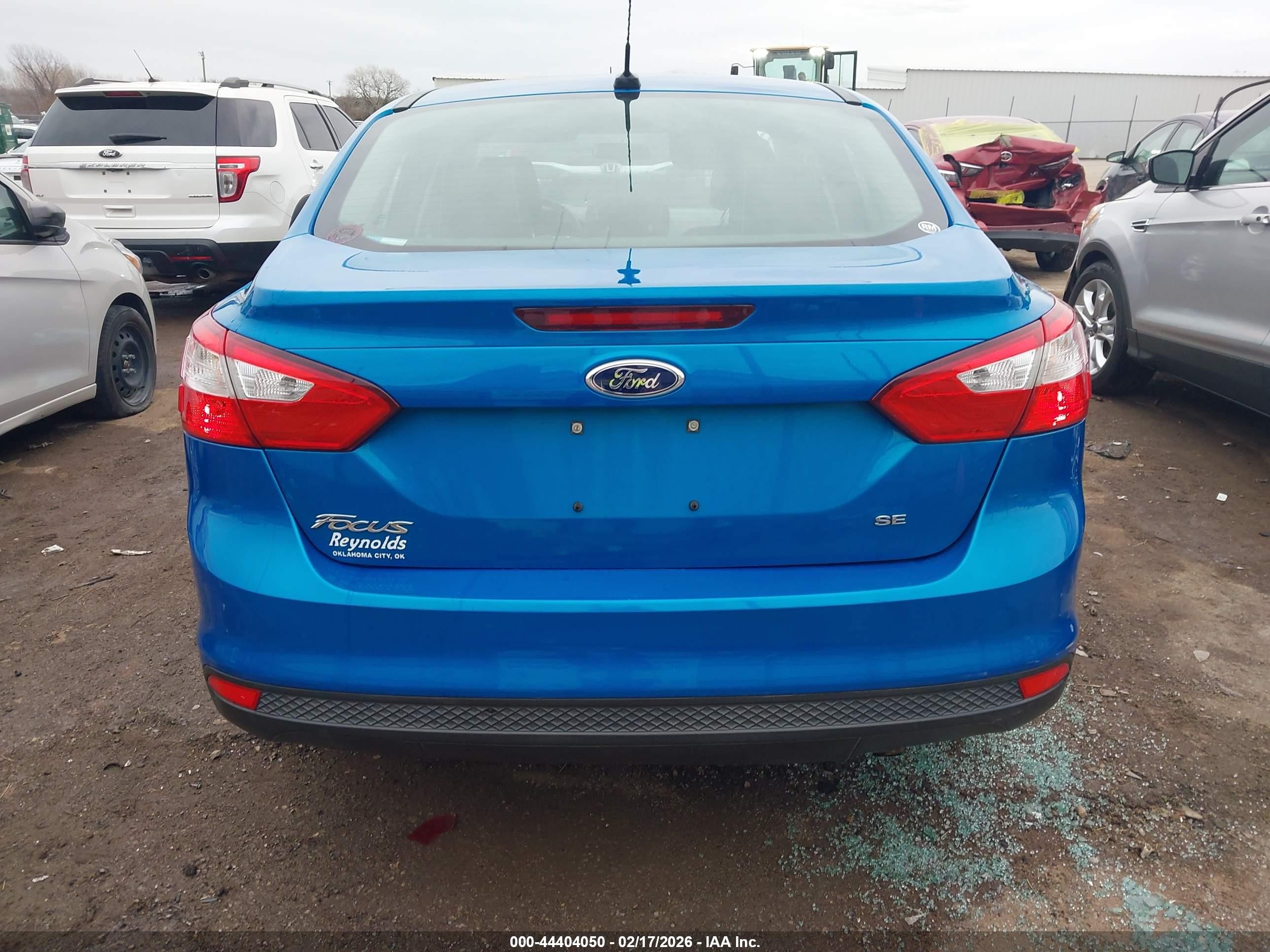 2012 Ford Focus Se Blue vin: 1FAHP3F24CL372975