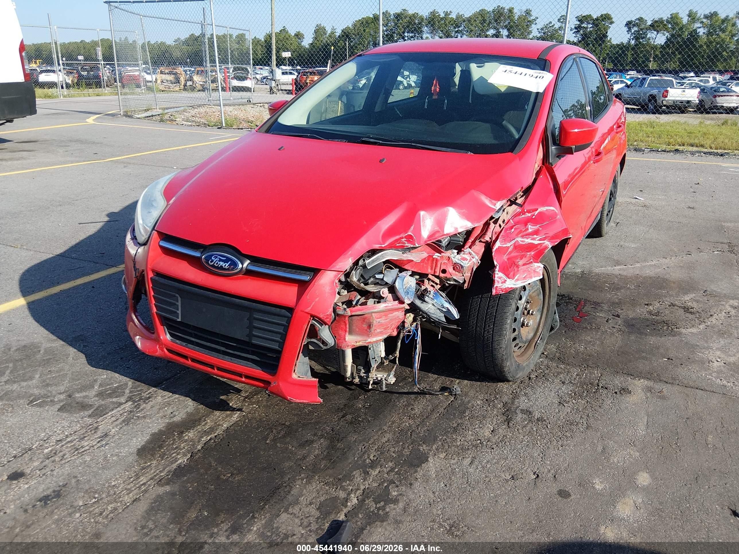 2012 Ford Focus Se Красный vin: 1FAHP3F24CL381353