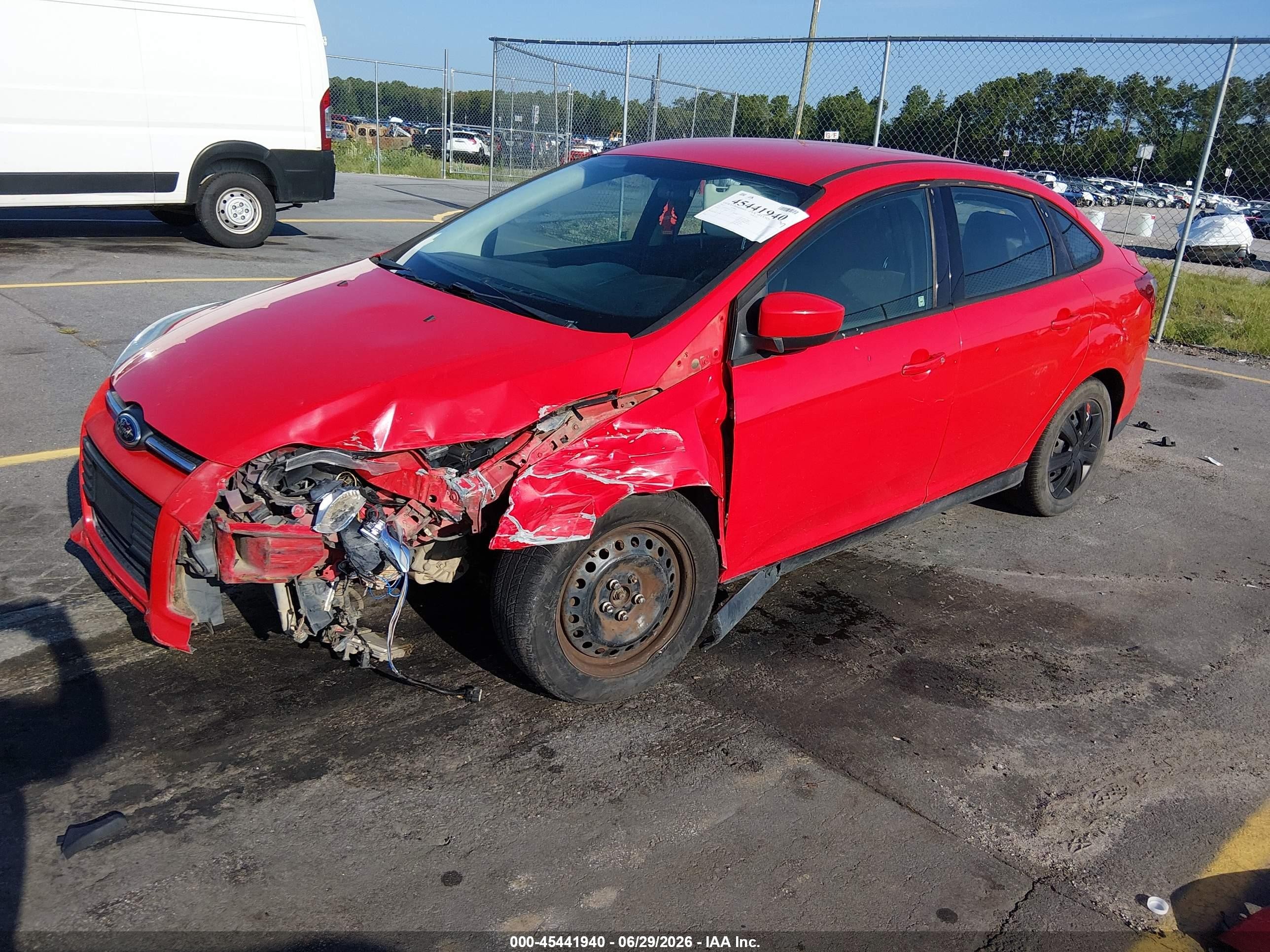 2012 Ford Focus Se Красный vin: 1FAHP3F24CL381353