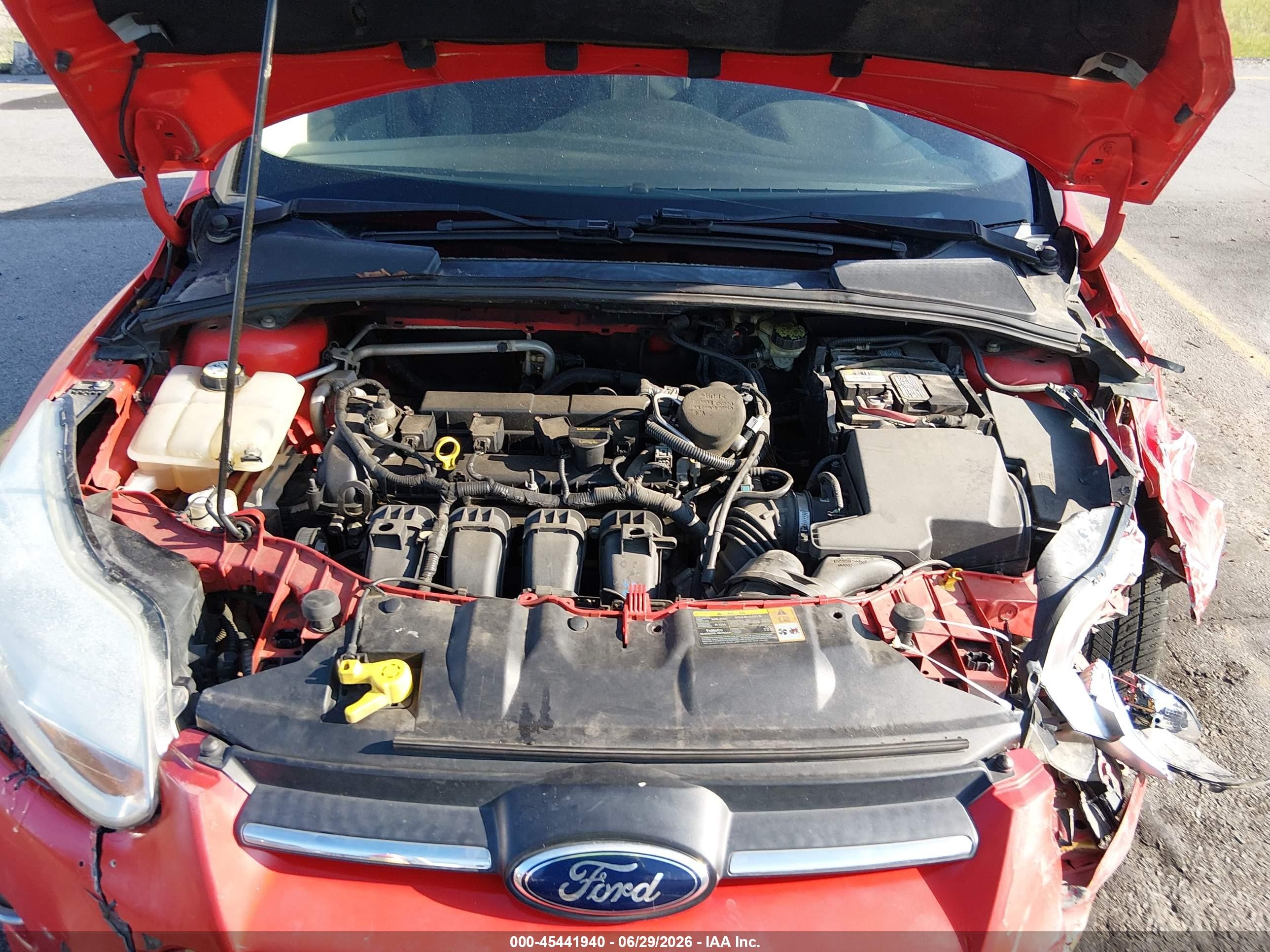 2012 Ford Focus Se Красный vin: 1FAHP3F24CL381353