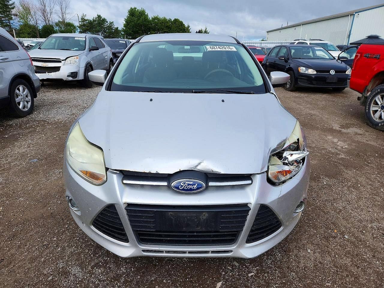 2012 Ford Focus Se Серебряный vin: 1FAHP3F25CL116098