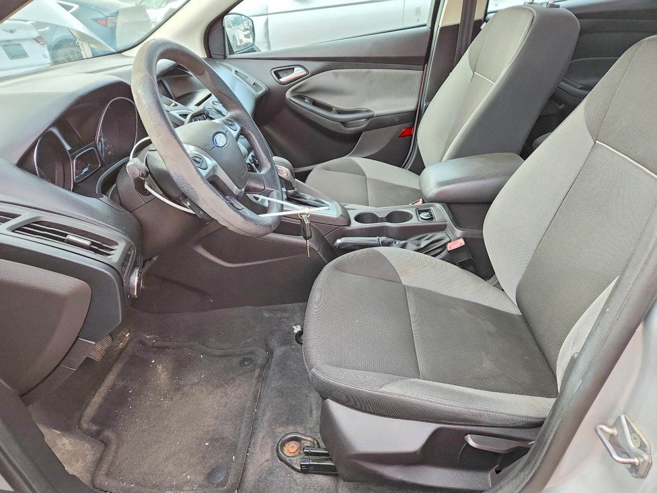 2012 Ford Focus Se Серебряный vin: 1FAHP3F25CL116098