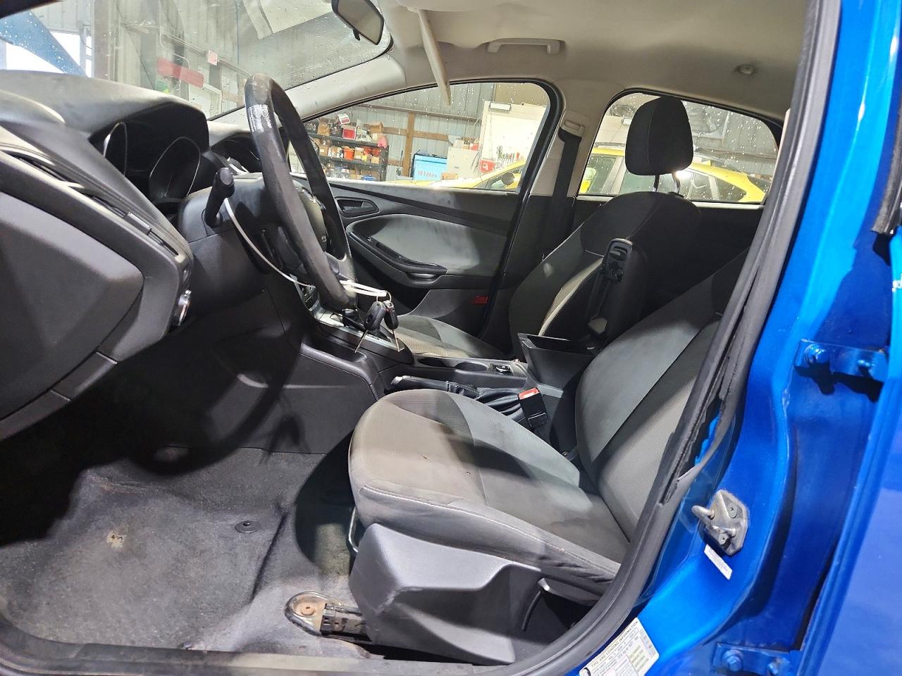 2012 Ford Focus Se Синий vin: 1FAHP3F25CL119812