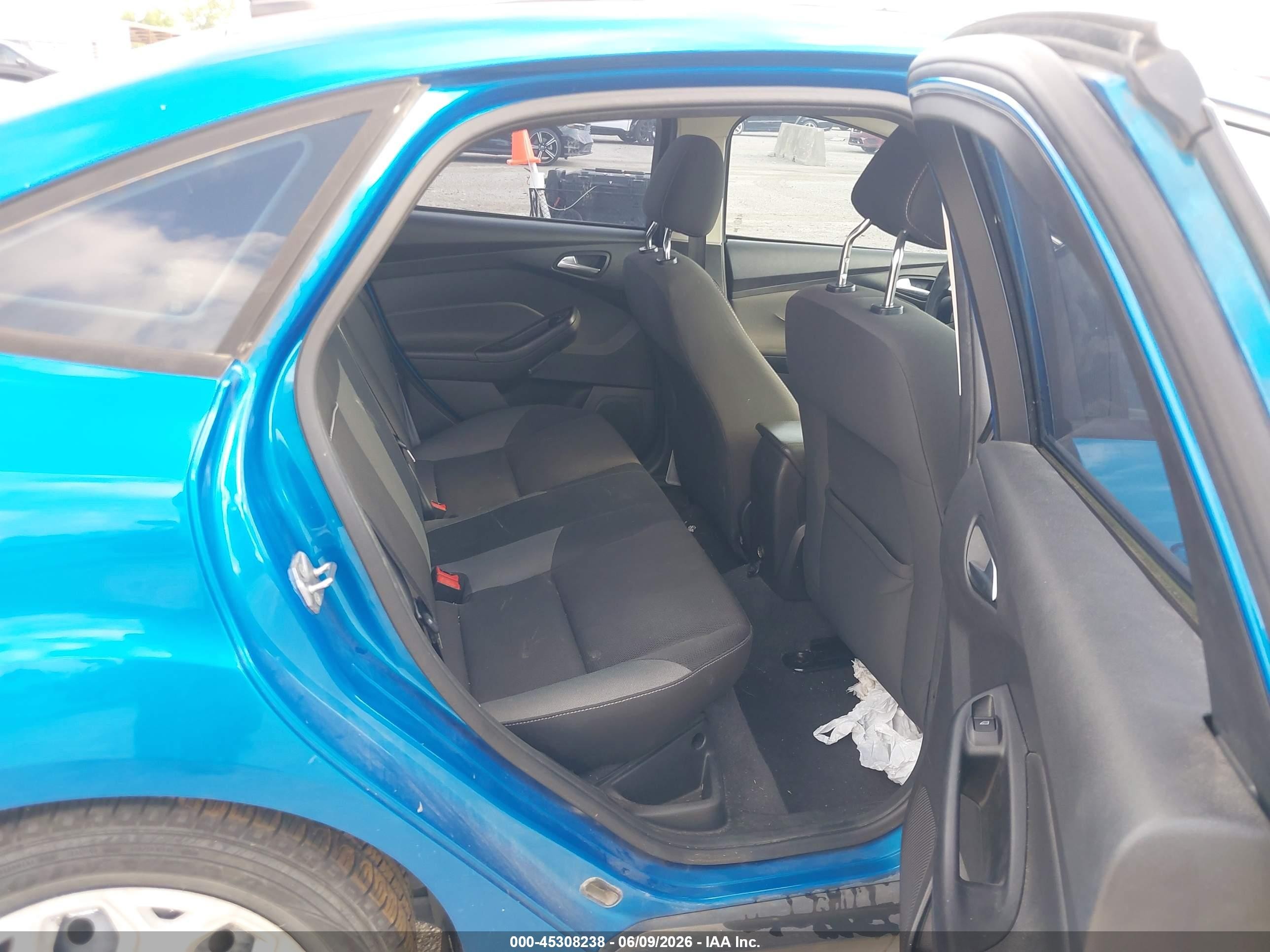 2012 Ford Focus Se Blue vin: 1FAHP3F25CL139445