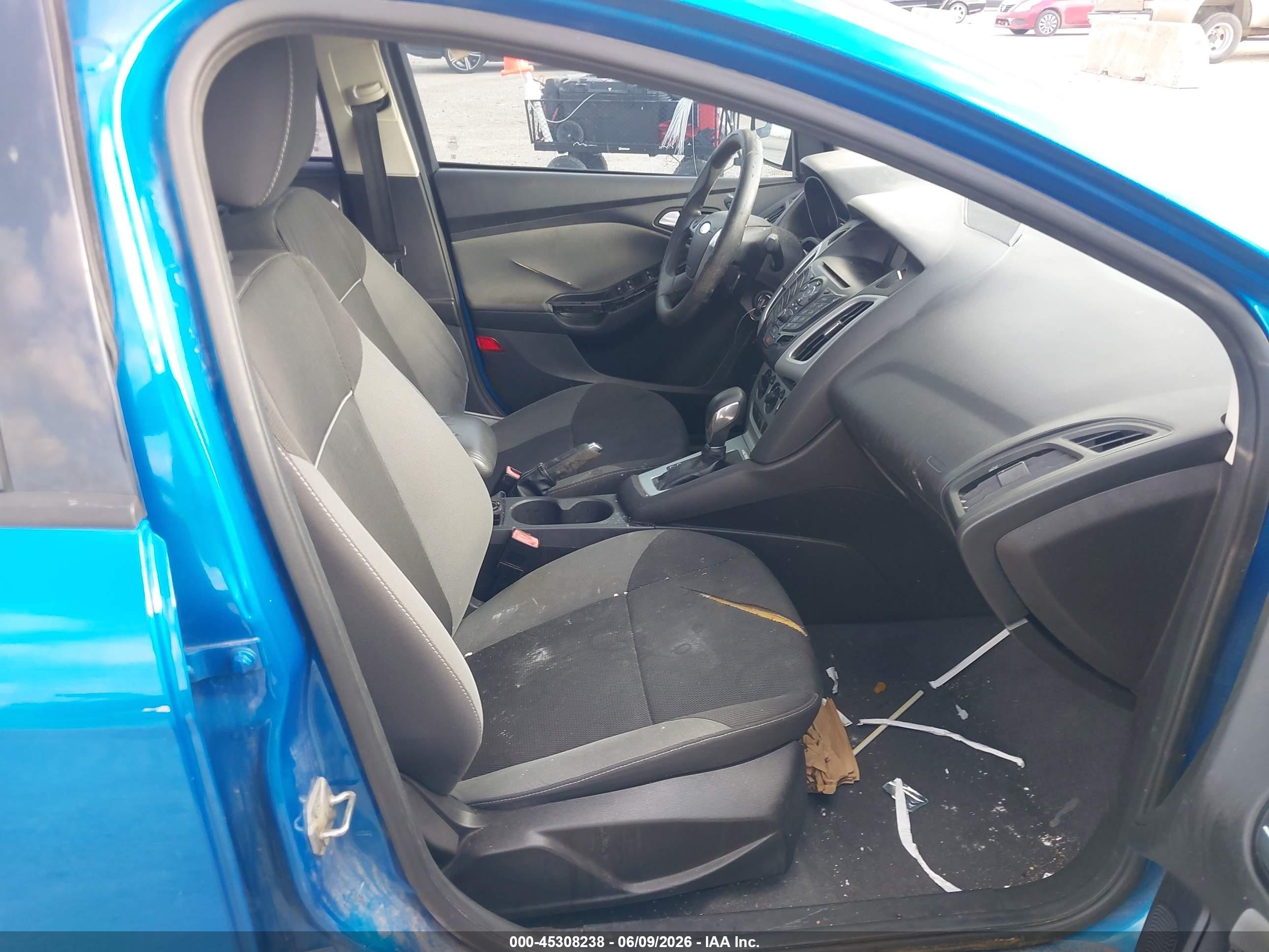 2012 Ford Focus Se Blue vin: 1FAHP3F25CL139445