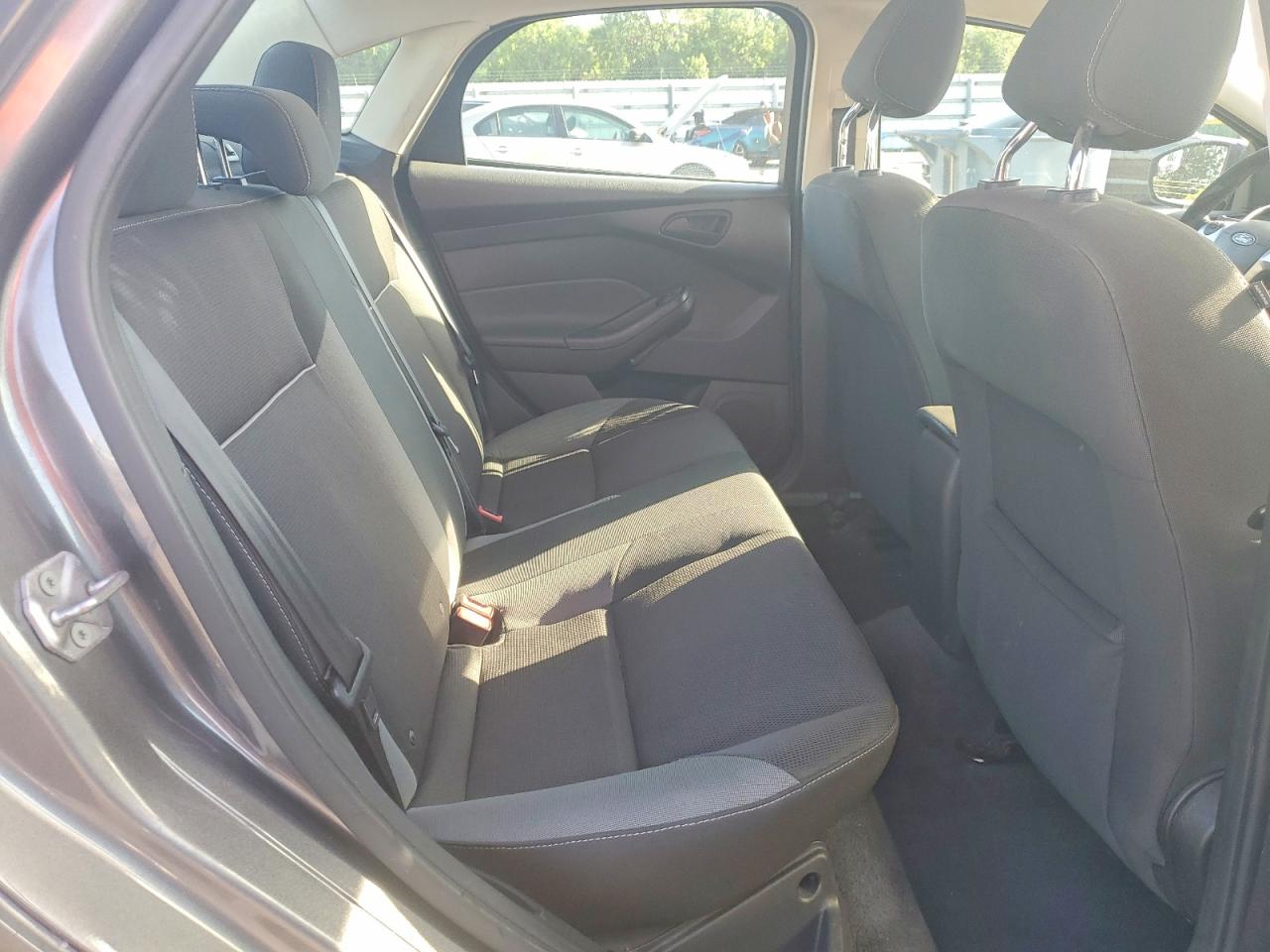 2012 Ford Focus Se Silver vin: 1FAHP3F25CL179752