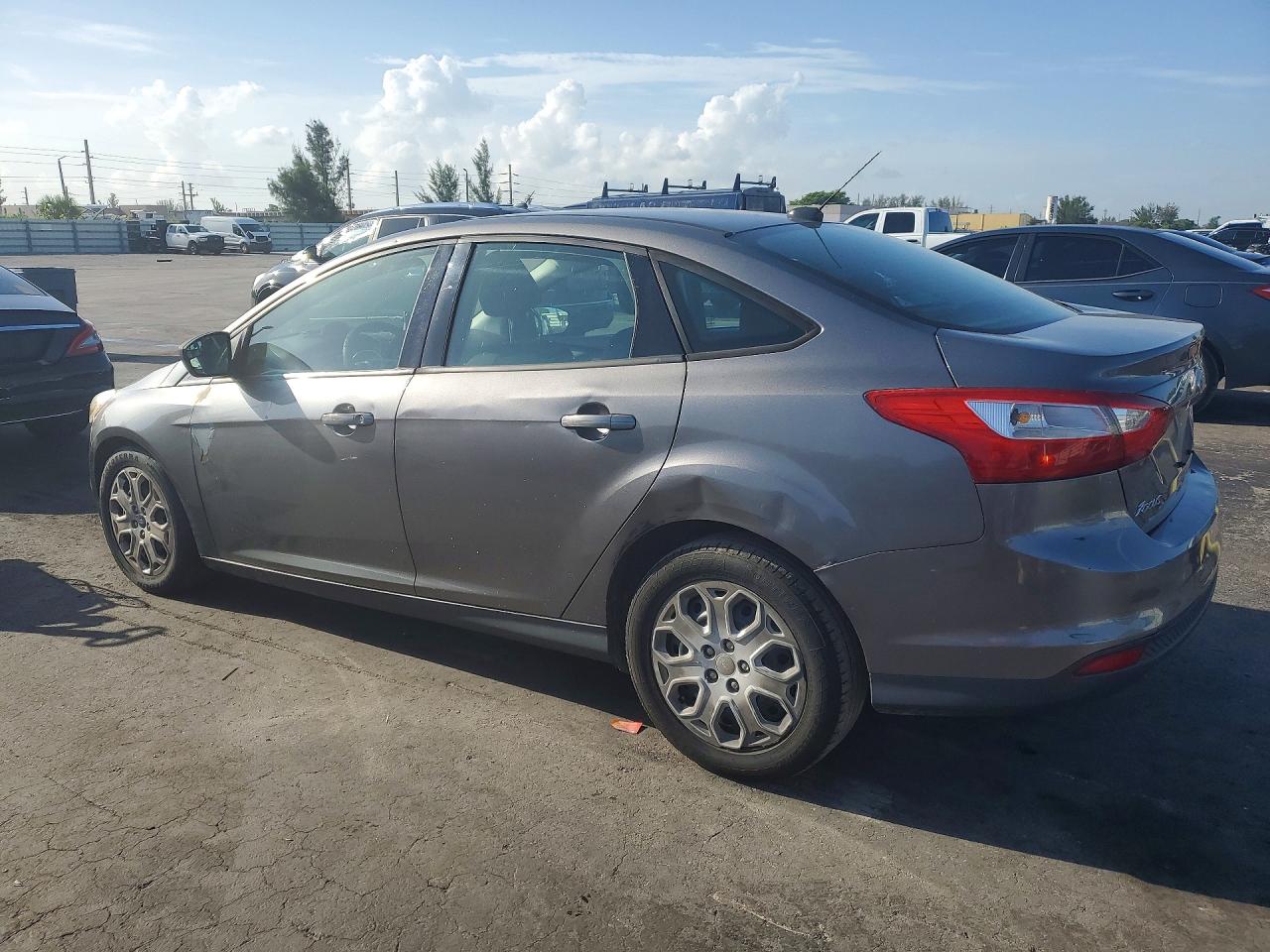 2012 Ford Focus Se Silver vin: 1FAHP3F25CL179752