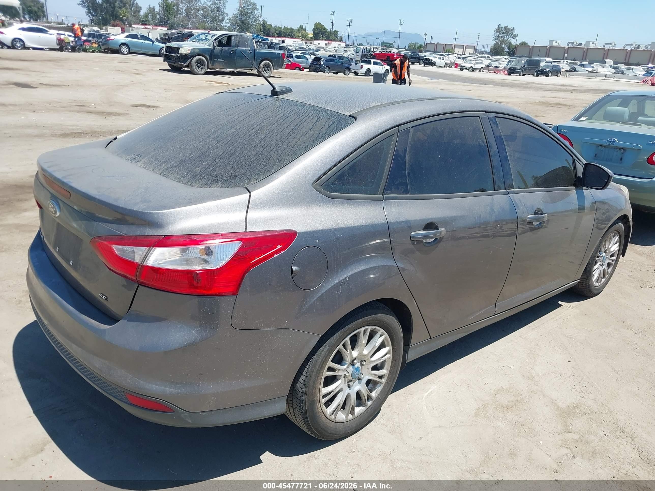 2012 Ford Focus Se Серый vin: 1FAHP3F25CL239349